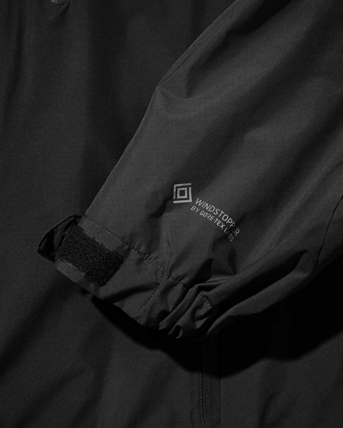 【9.26 SAT 20:00- IN STOCK】+phenix WINDSTOPPER® by GORE-TEX LABS CITY MOUNTAIN JACKET (BLACK)