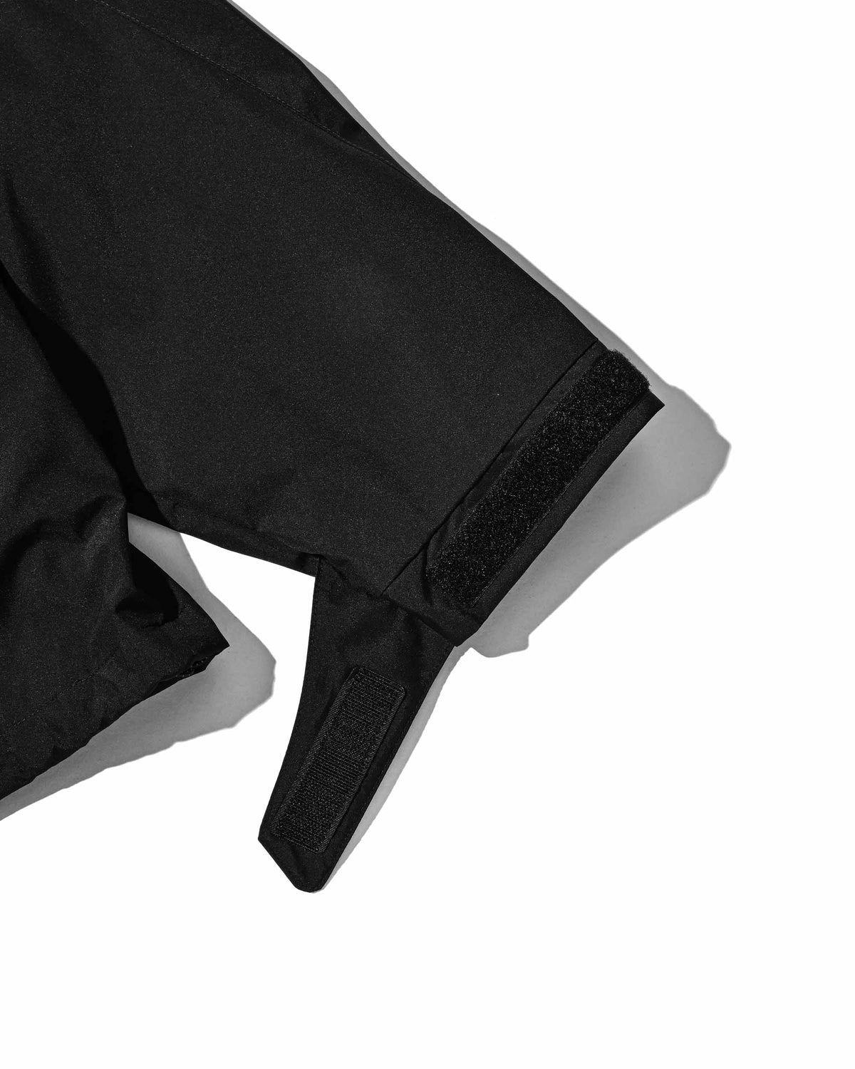【9.26 SAT 20:00- IN STOCK】+phenix WINDSTOPPER® by GORE-TEX LABS CITY HYDRO SHED JACKET (BLACK)