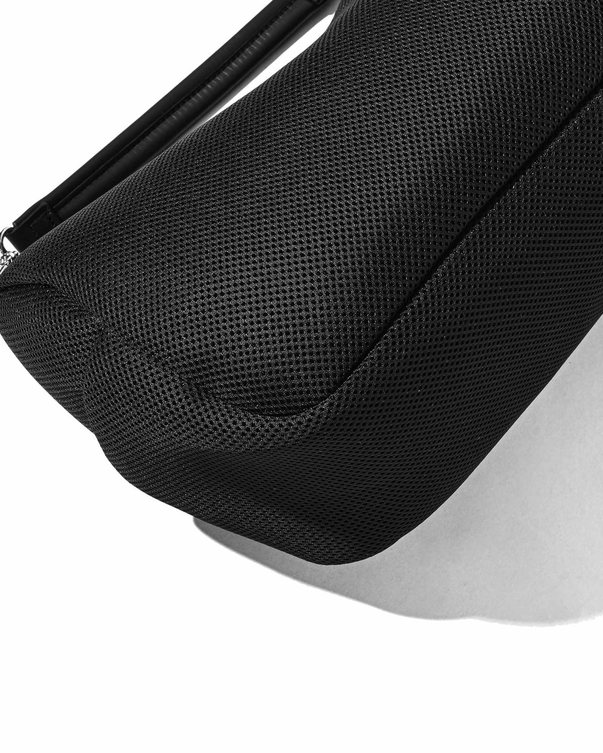【9.12 SAT 20:00- IN STOCK】W-MESH DAYOFF BAG (BLACK)