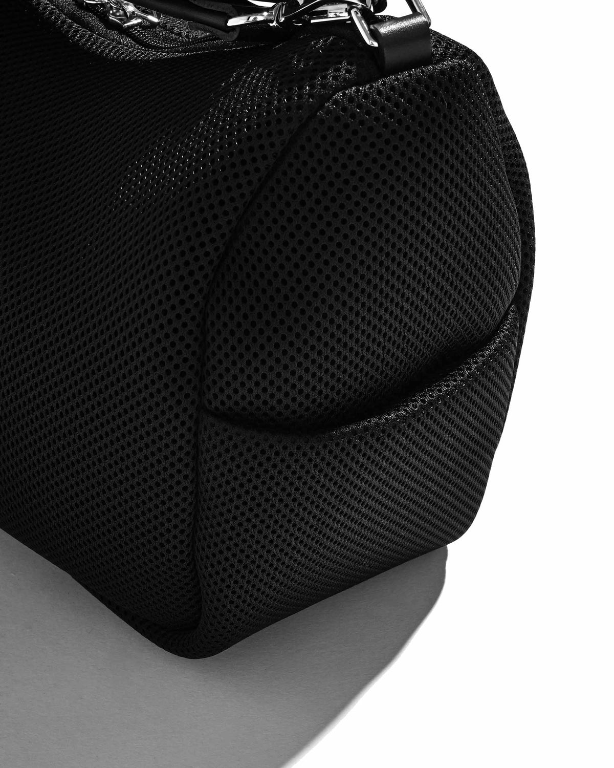 【9.12 SAT 20:00- IN STOCK】W-MESH DAYOFF BAG (BLACK)