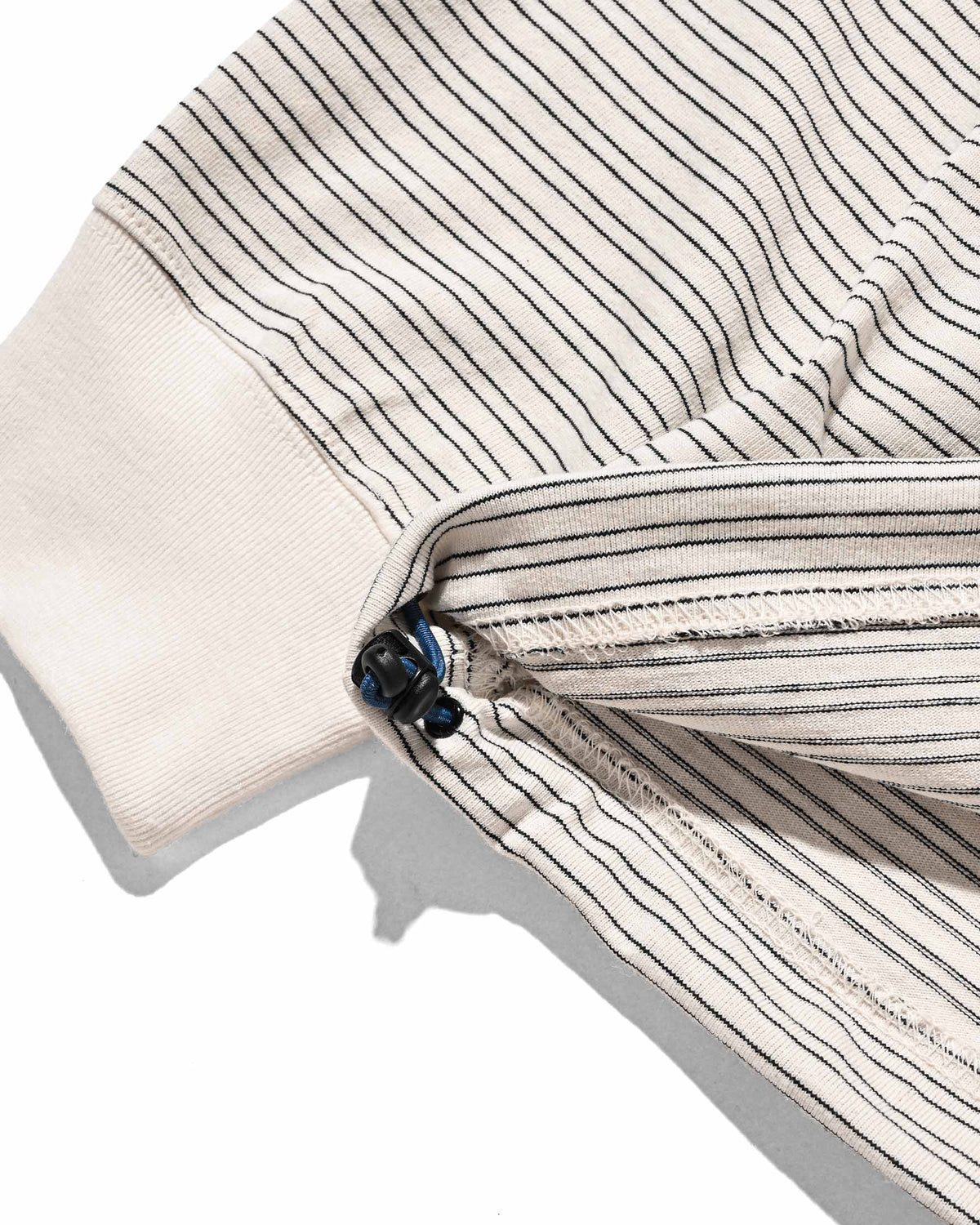 【10.4 SUN 20:00- IN STOCK】【LIMITED】 “YES G♡♡D MARKET" MICRO STRIPED L/S T-SHIRT WITH DRAWSTRINGS (IVORY)