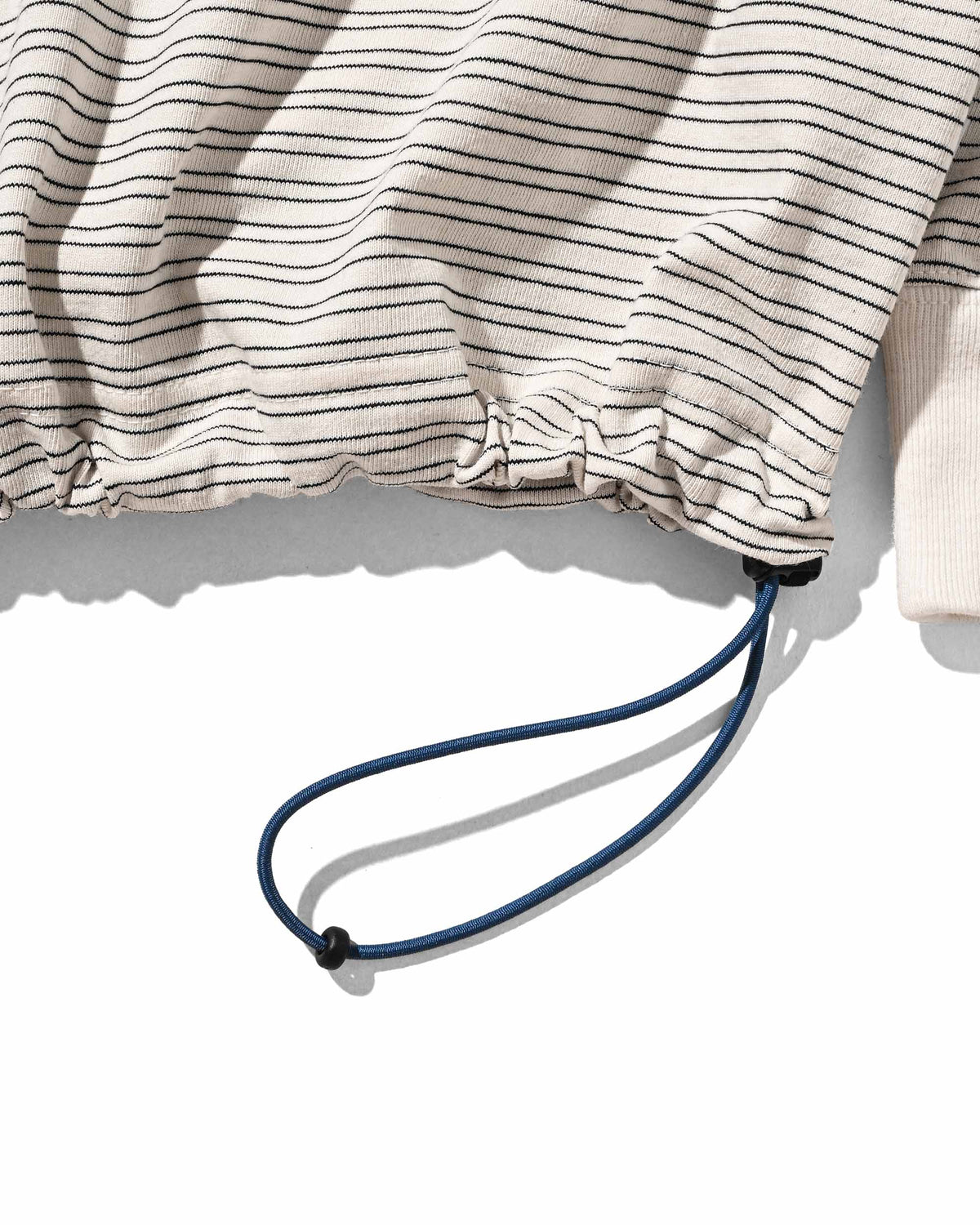 【10.4 SUN 20:00- IN STOCK】【LIMITED】 “YES G♡♡D MARKET" MICRO STRIPED L/S T-SHIRT WITH DRAWSTRINGS (IVORY)