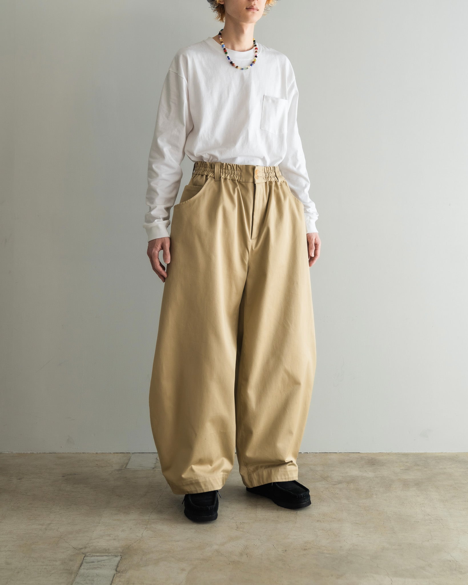 Scheduled to be delivered at the end of May] MASSIVE PANTS