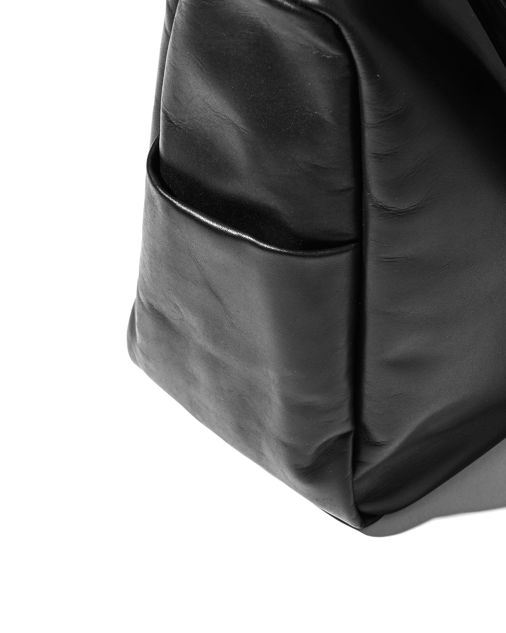 LEATHER DAYOFF BAG LARGE (BLACK)
