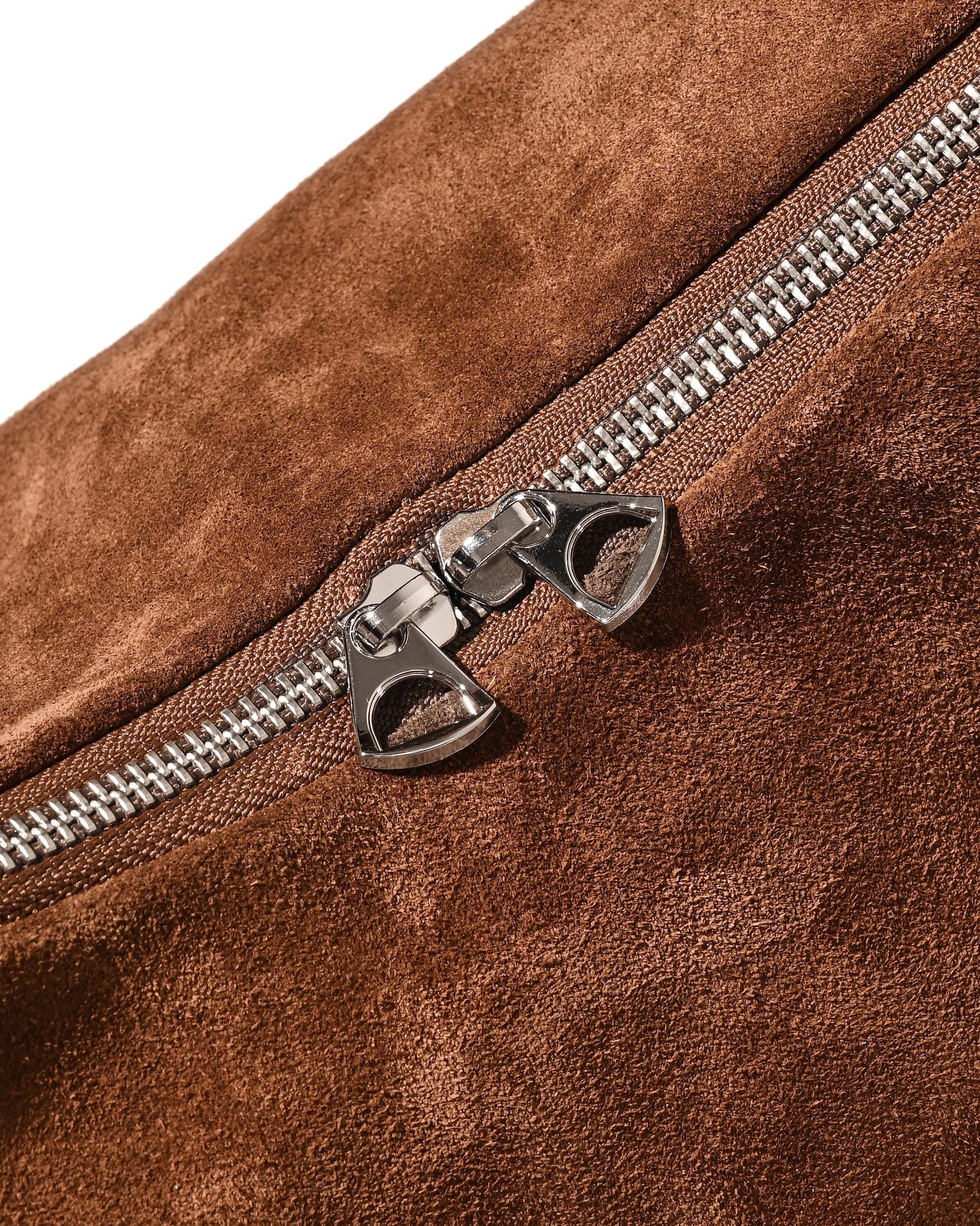 SUEDE DAYOFF BAG (BROWN)