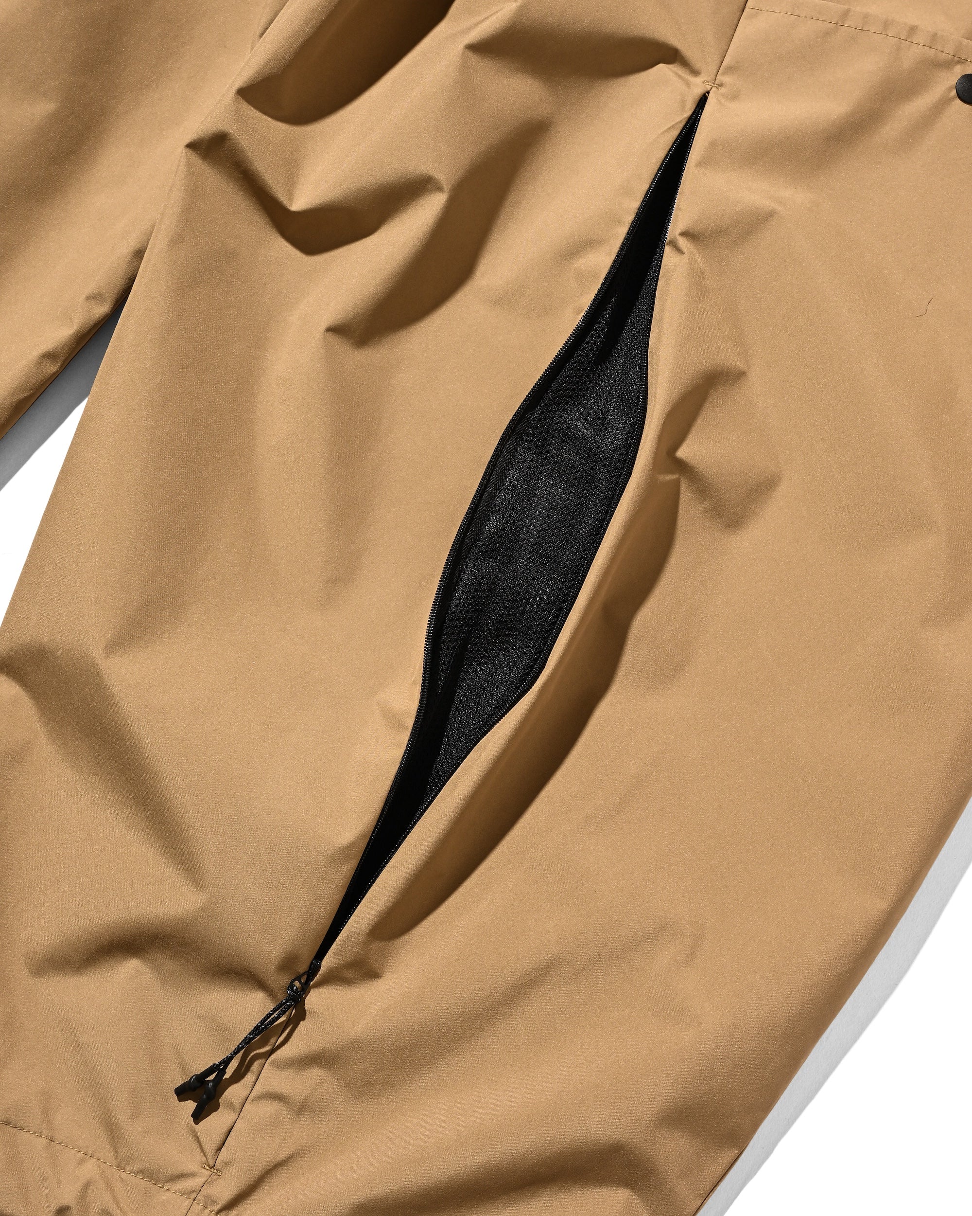 +phenix WINDSTOPPER® by GORE-TEX LABS CITY MASSIVE UTILITY PANTS (CAMEL BEIGE)