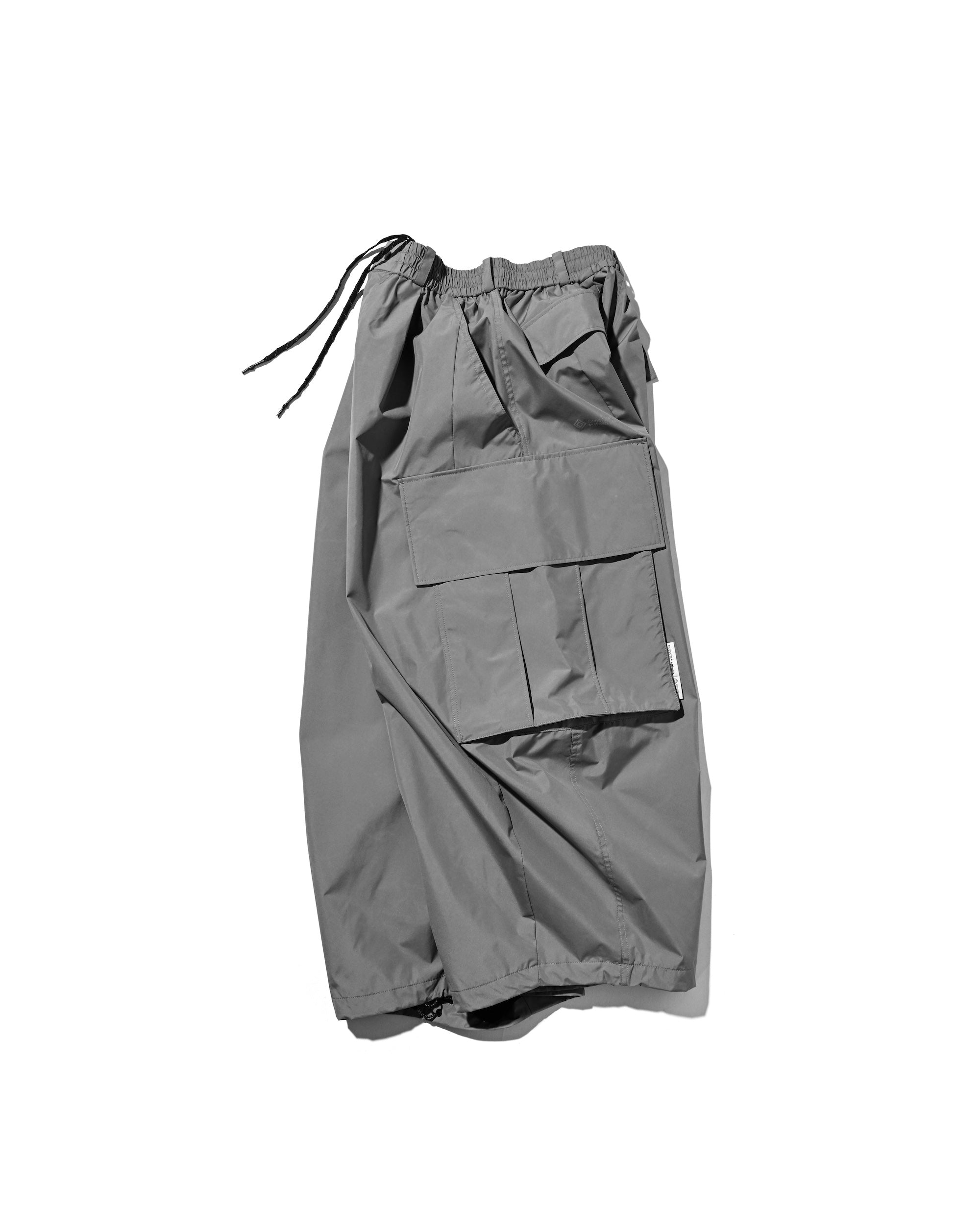 +phenix WINDSTOPPER® by GORE-TEX LABS CITY MEGA POCKET BALLOON CARGO PANTS (CHARCOAL GRAY)
