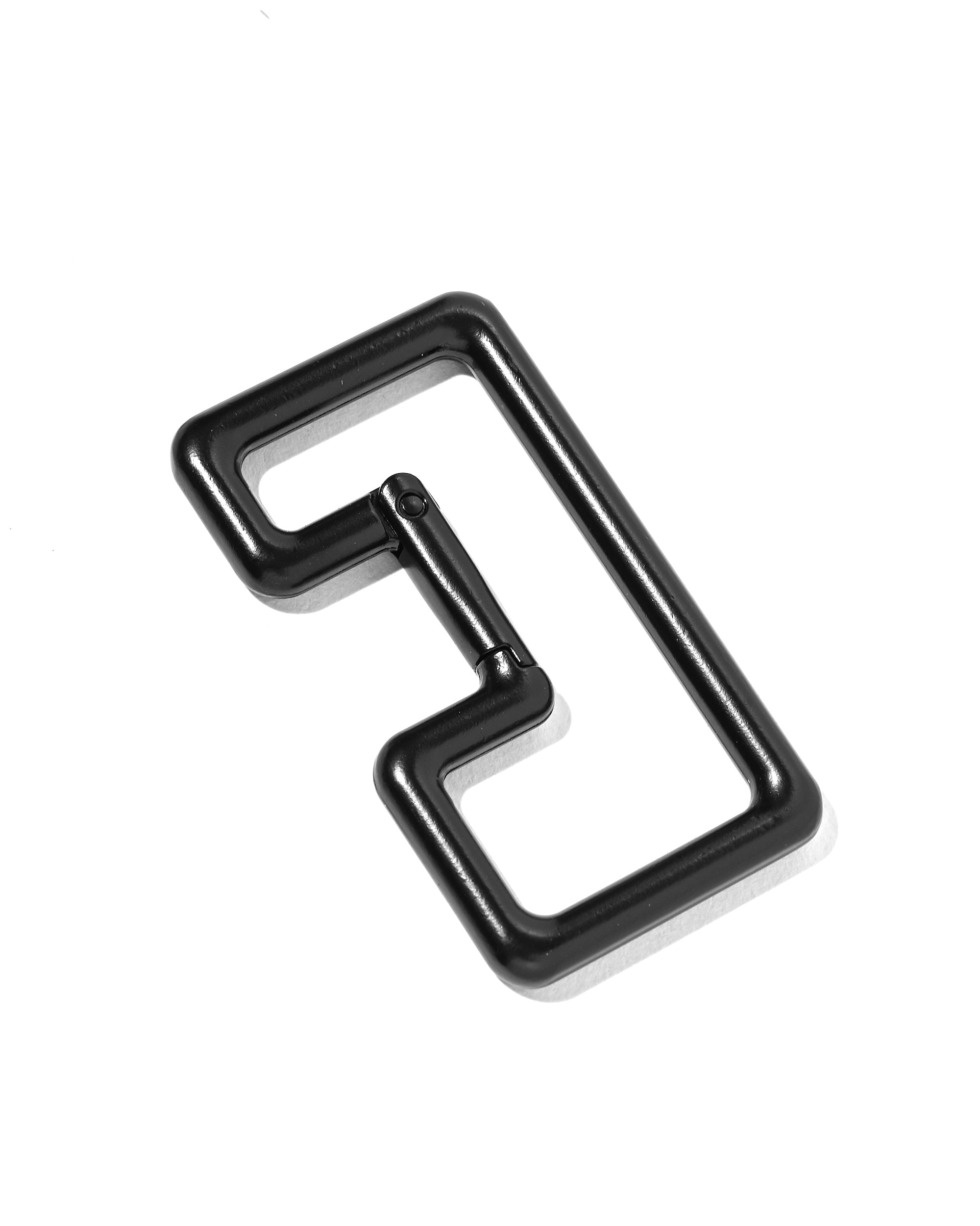 “C” LOGO CARABINER (BLACK)