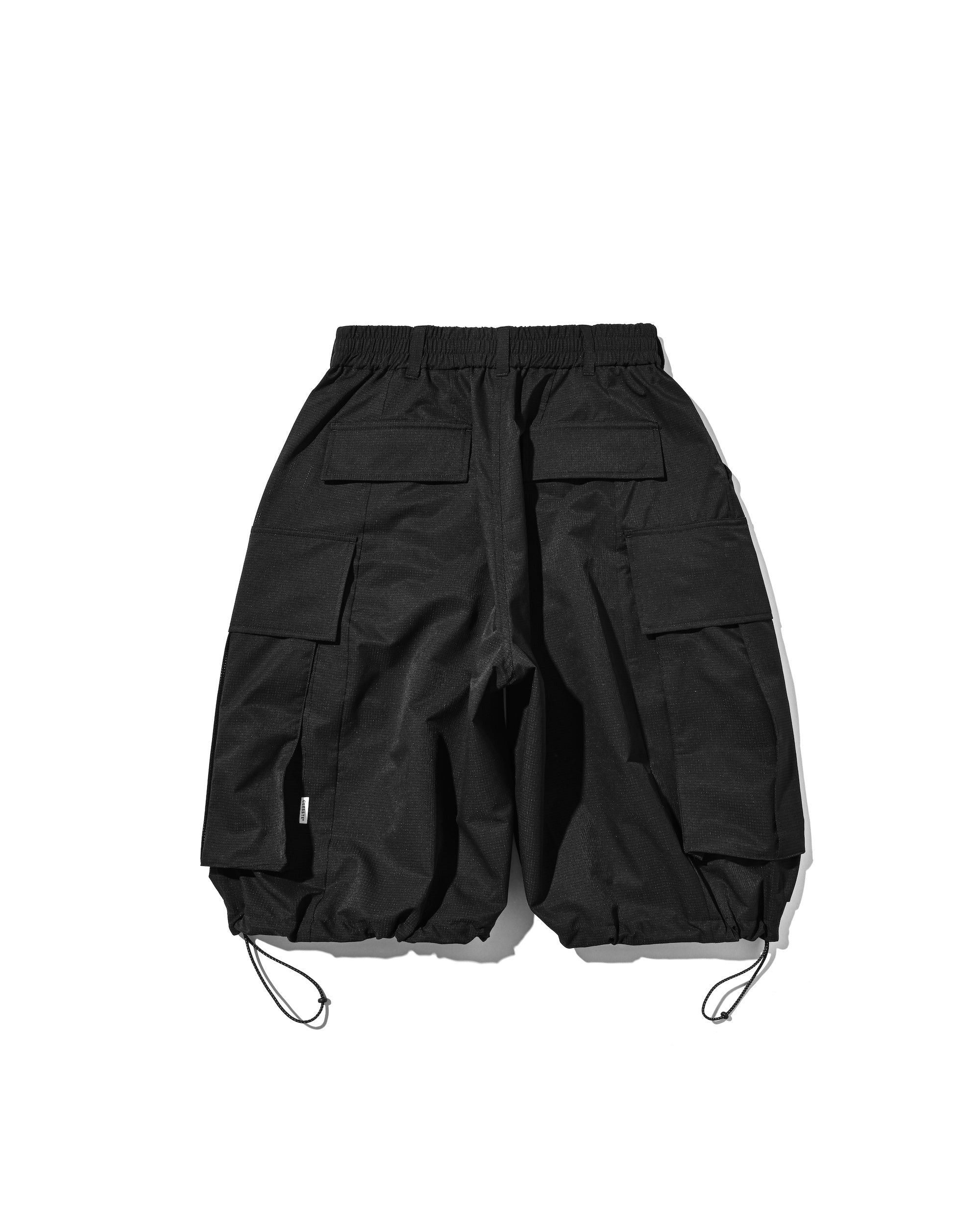 【4.11 SAT 20:00- IN STOCK】COOLDOTS® CITY MEGA POCKET BALLOON CARGO HALF PANTS (BLACK)