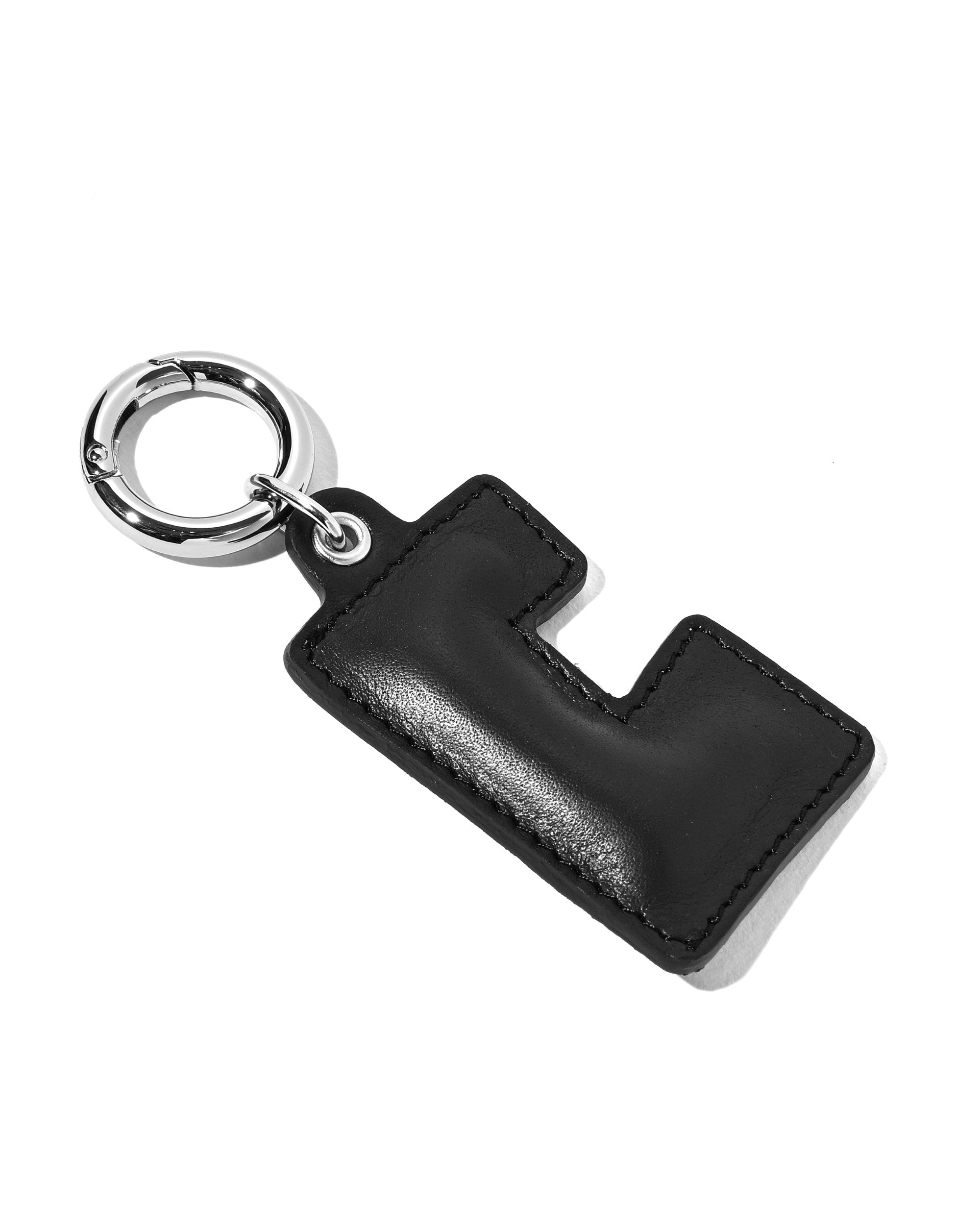 【7.4 SAT 20:00- IN STOCK】PADDED "C" CHARM (BLACK)
