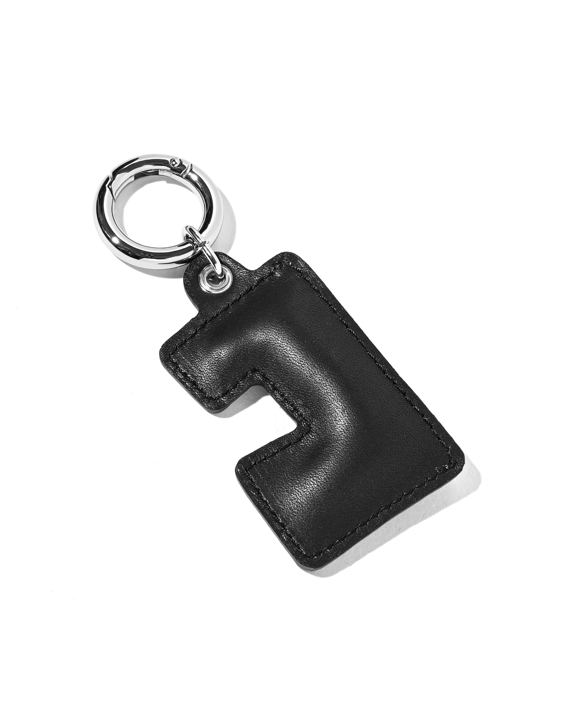 【7.4 SAT 20:00- IN STOCK】PADDED "C" CHARM (BLACK)
