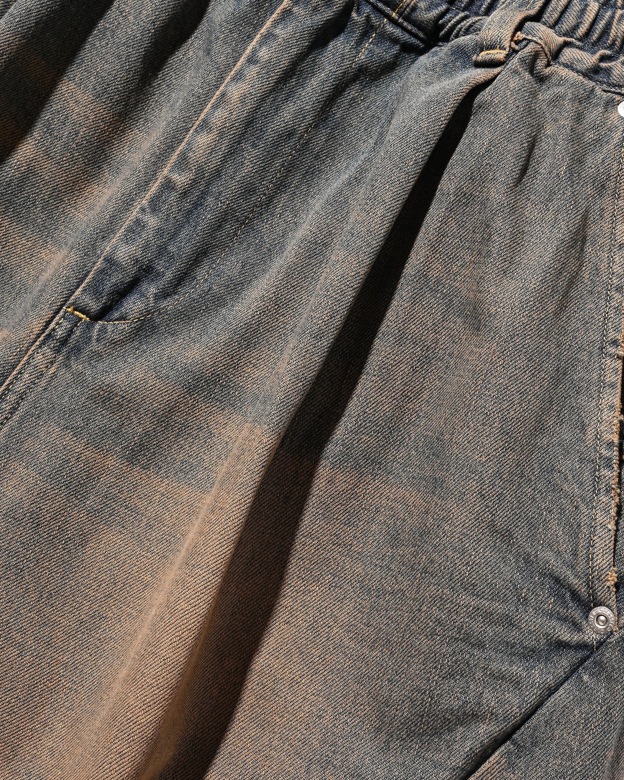 【10.22 WED 20:00- IN STOCK】VINTAGE DYED SELVEDGE DENIM MASSIVE TWISTED PANTS (VINTAGE BROWN)
