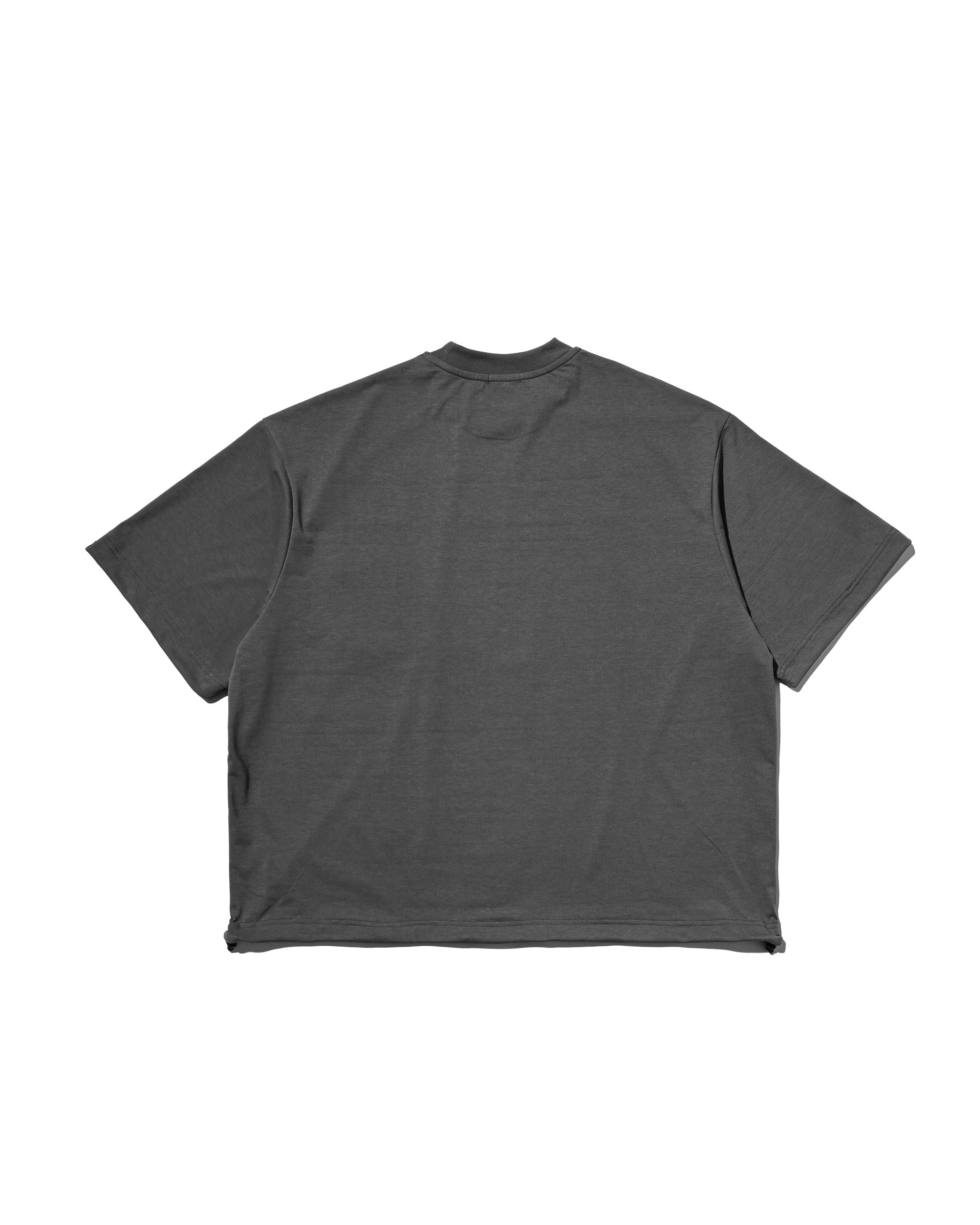 TECH POCKET S/S T-SHIRT (CHARCOAL)