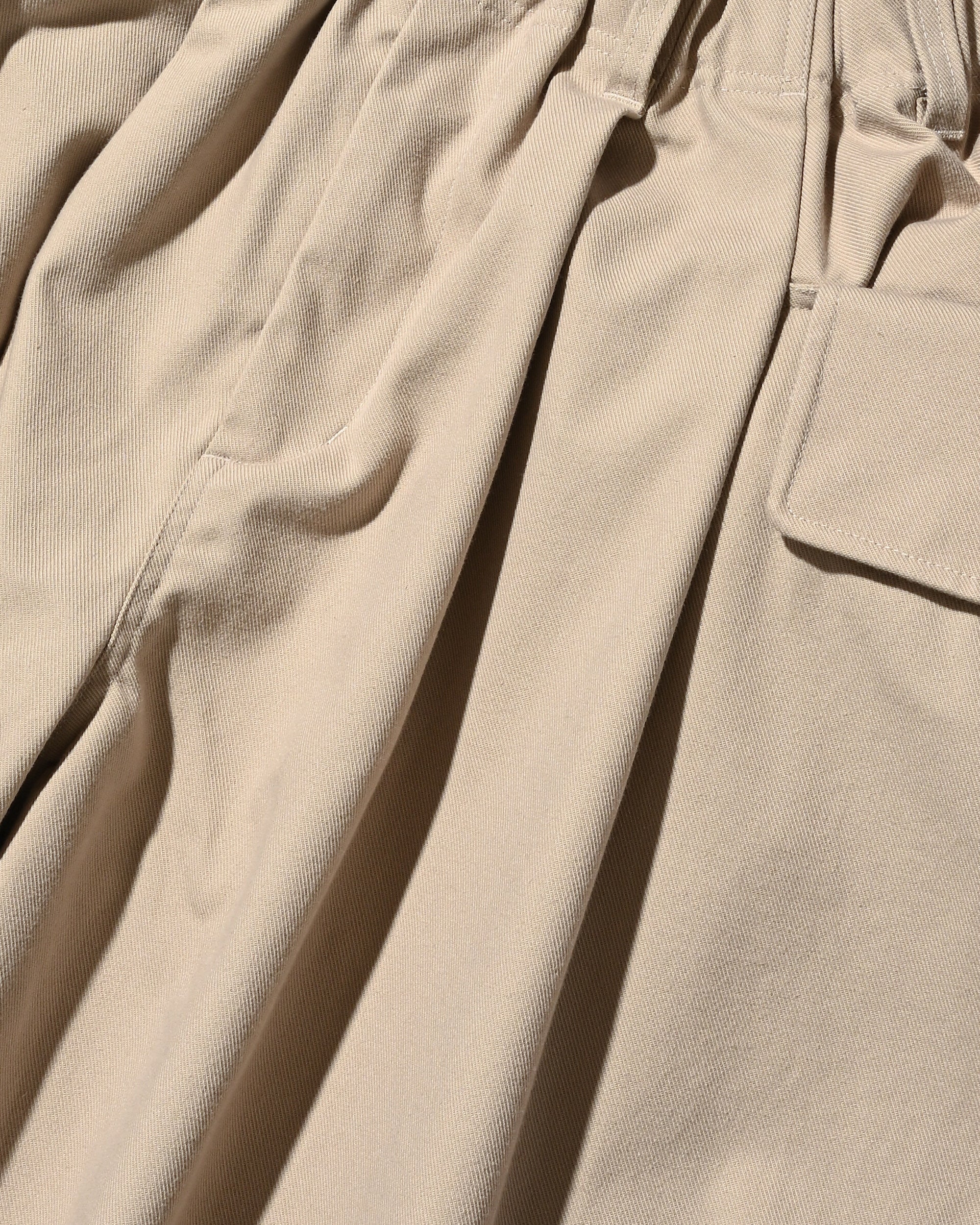 SIDE FLAP CURVE PANTS (BEIGE)