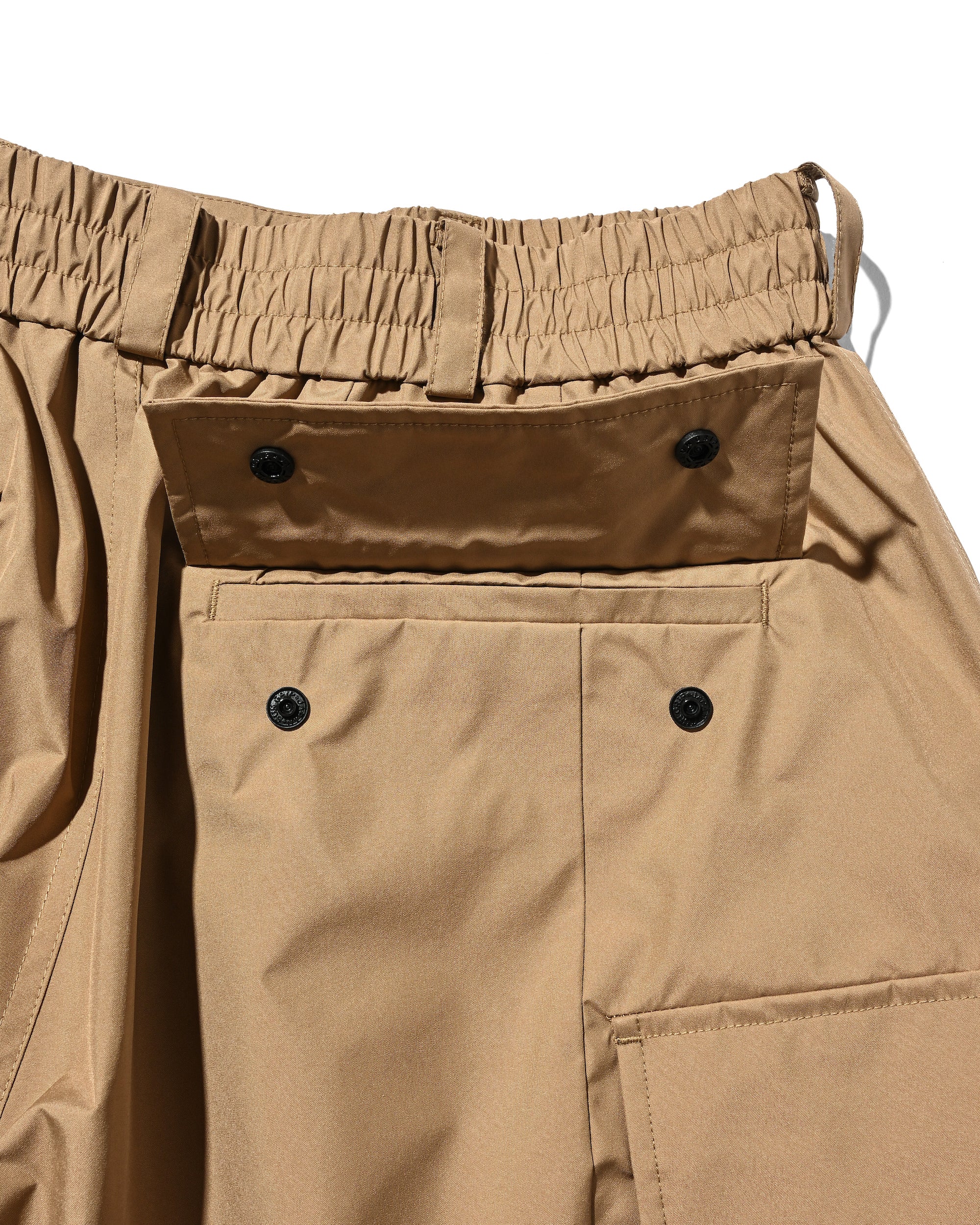 +PHENIX WINDSTOPPER® BY GORE-TEX LABS CITY MEGA POCKET BALLOON CARGO HALF PANTS (CAMEL BEIGE)