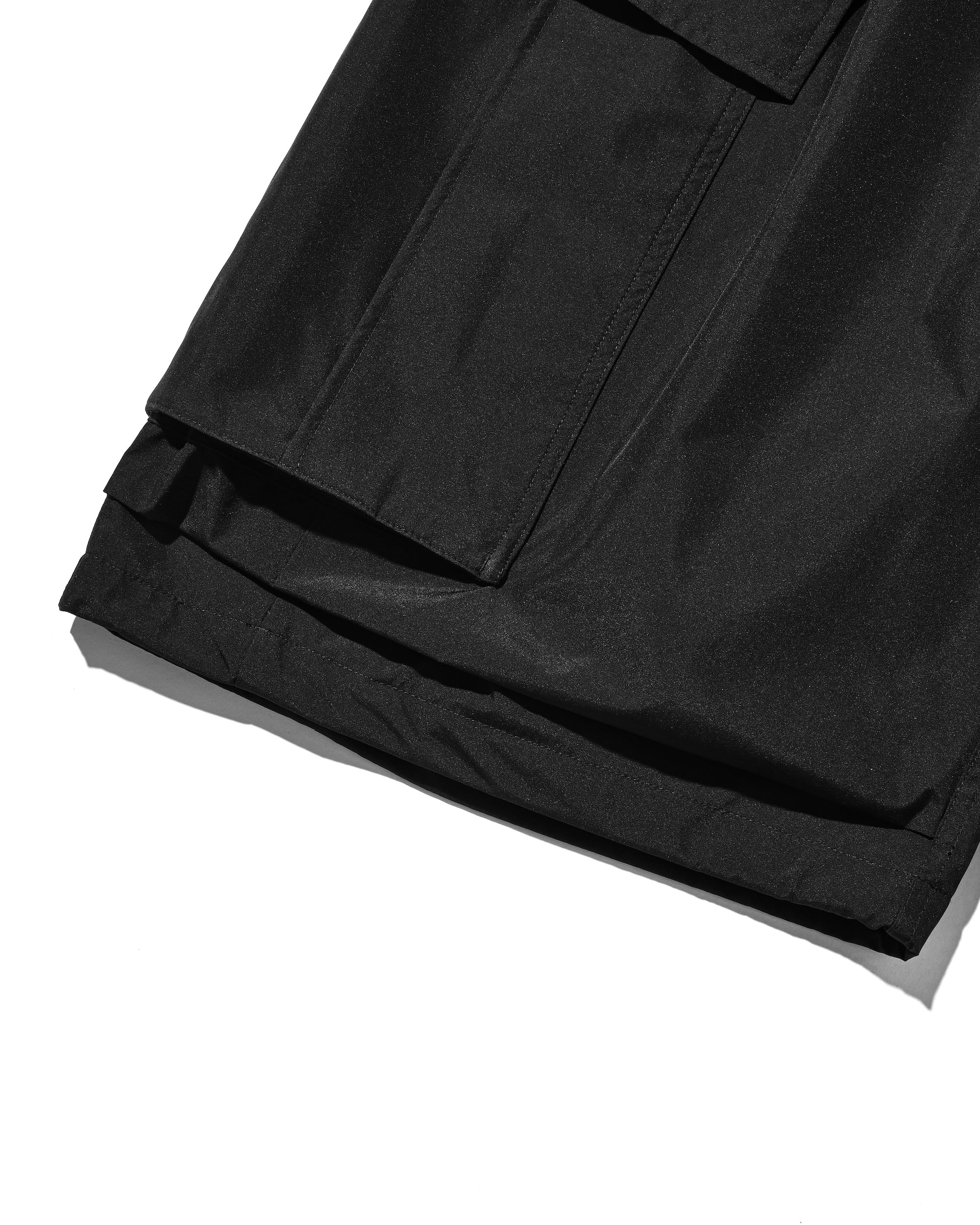 +PHENIX WINDSTOPPER® BY GORE-TEX LABS CITY MEGA POCKET BALLOON CARGO HALF PANTS(BLACK)