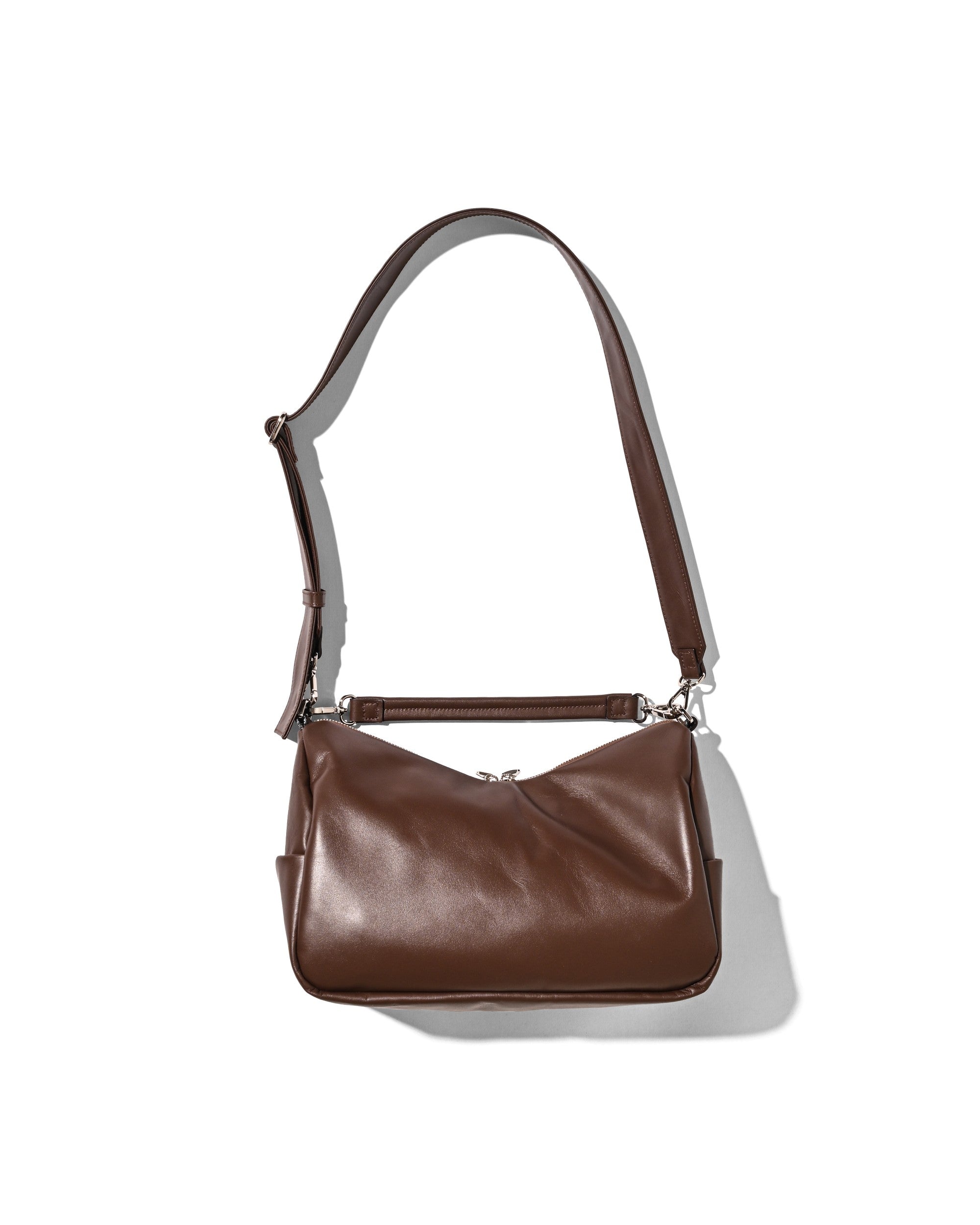 7.29 WED 20:00- IN STOCK】LEATHER DAYOFF BAG (BROWN)