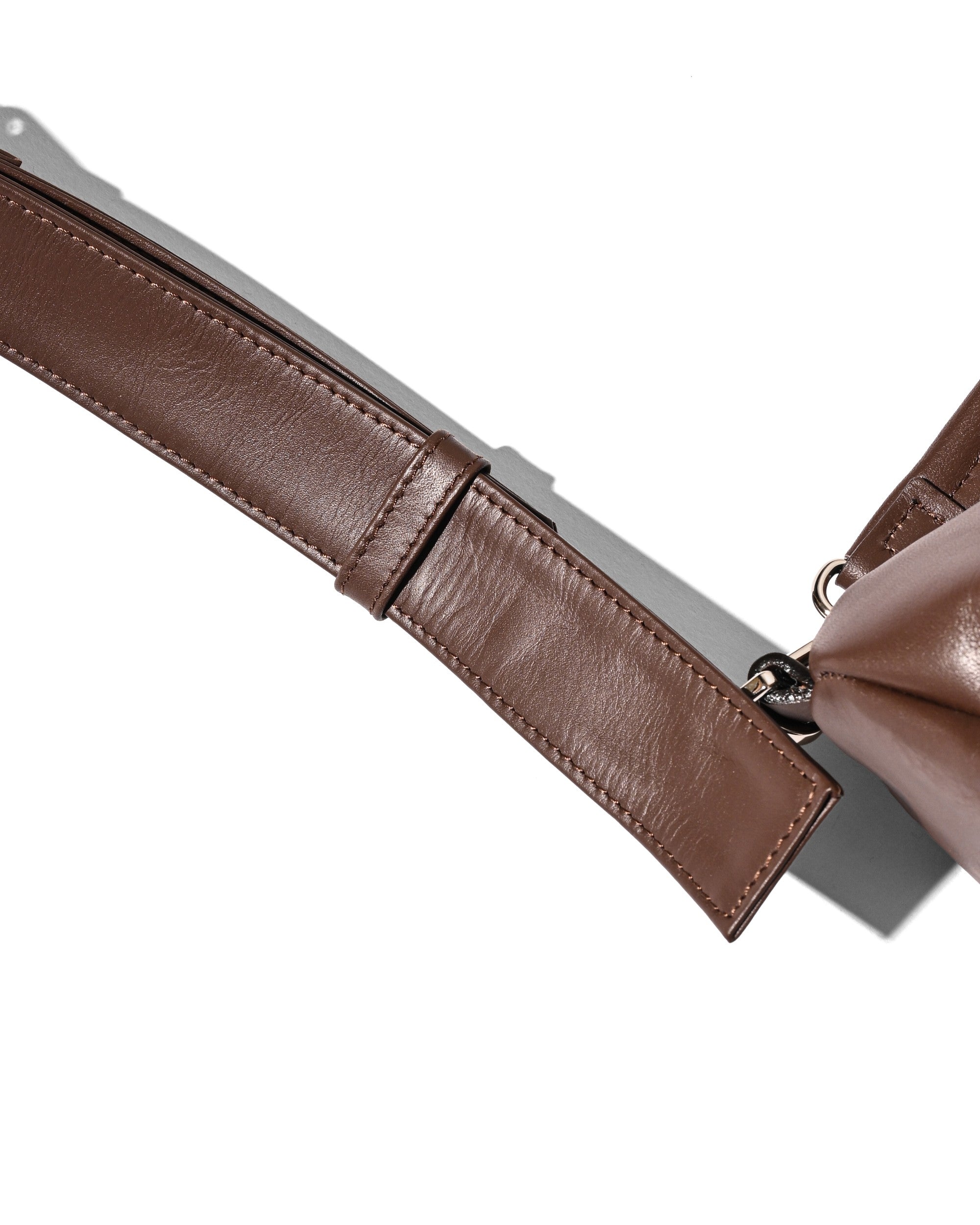 【7.29 WED 20:00- IN STOCK】LEATHER DAYOFF BAG (BROWN)