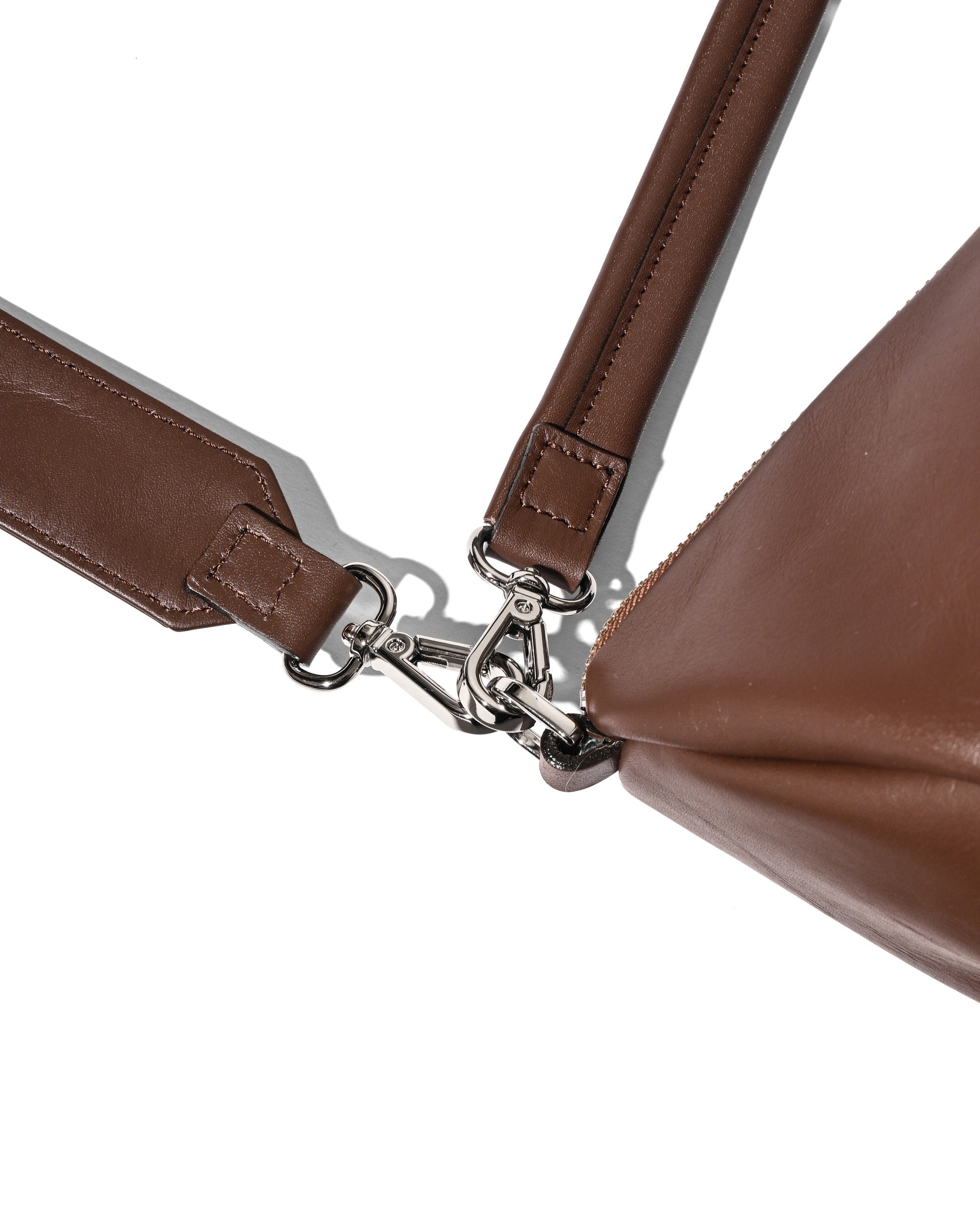 【7.29 WED 20:00- IN STOCK】LEATHER DAYOFF BAG (BROWN)