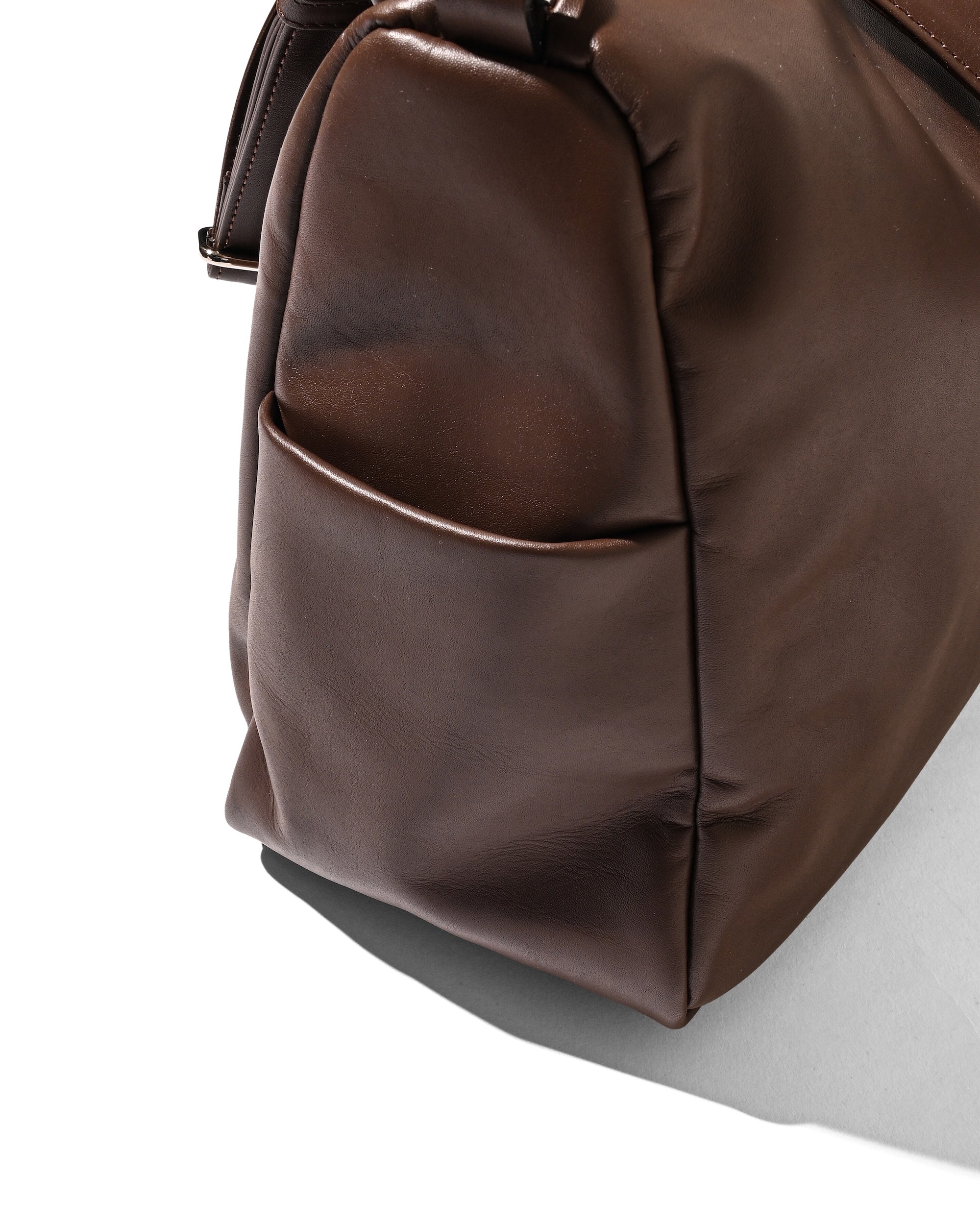 6.17 WED 20:00- IN STOCK】LEATHER DAYOFF BAG LARGE (BROWN)