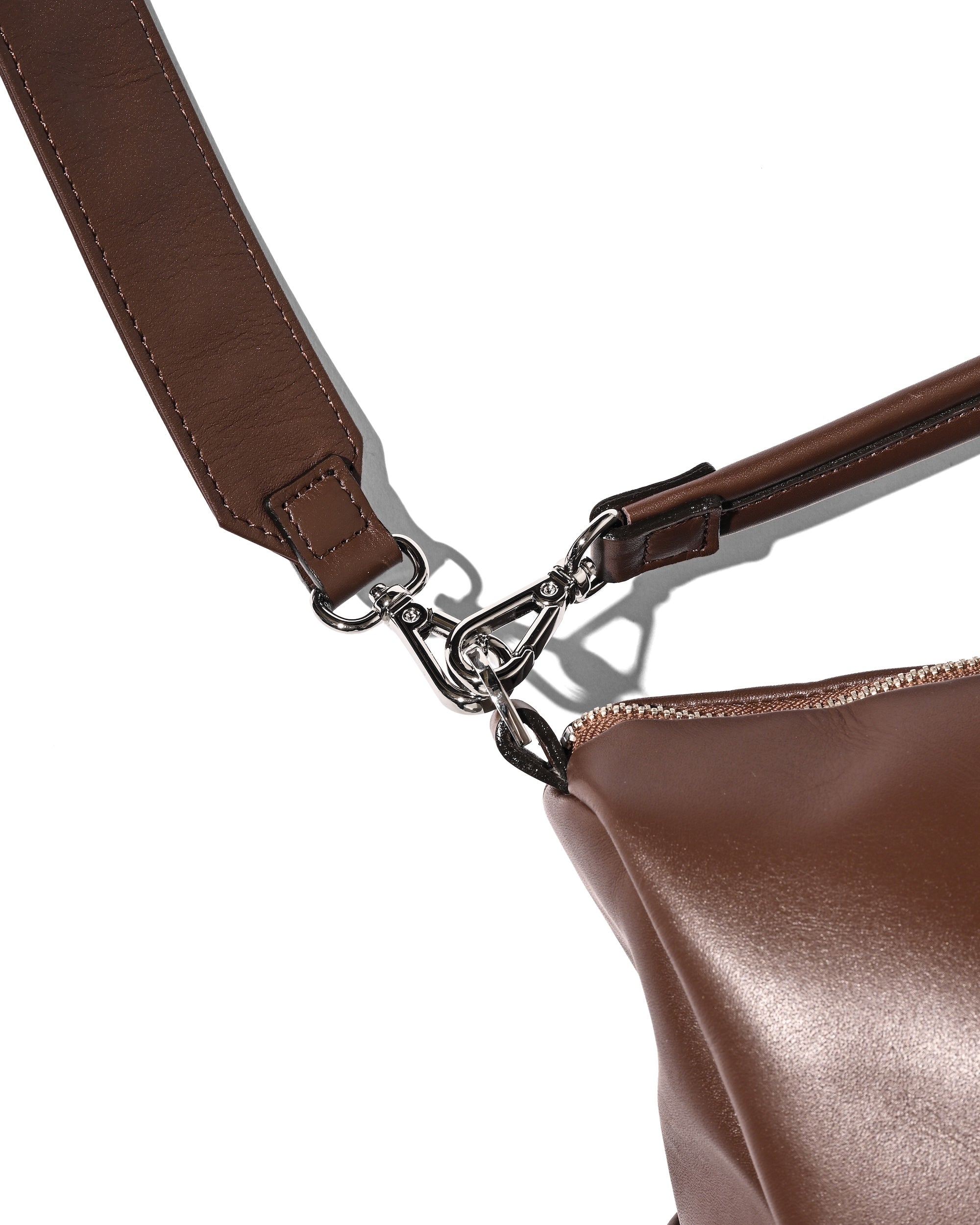 新品 即完品　clesste LEATHER DAYOFF BAG LARGE LEATHER DAYOFF BAG LARGE (BROWN)