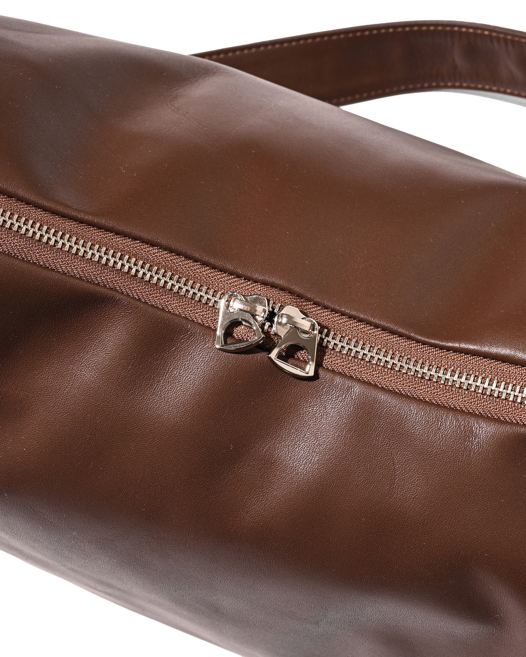 7.29 WED 20:00- IN STOCK】LEATHER DAYOFF BAG LARGE (BROWN)