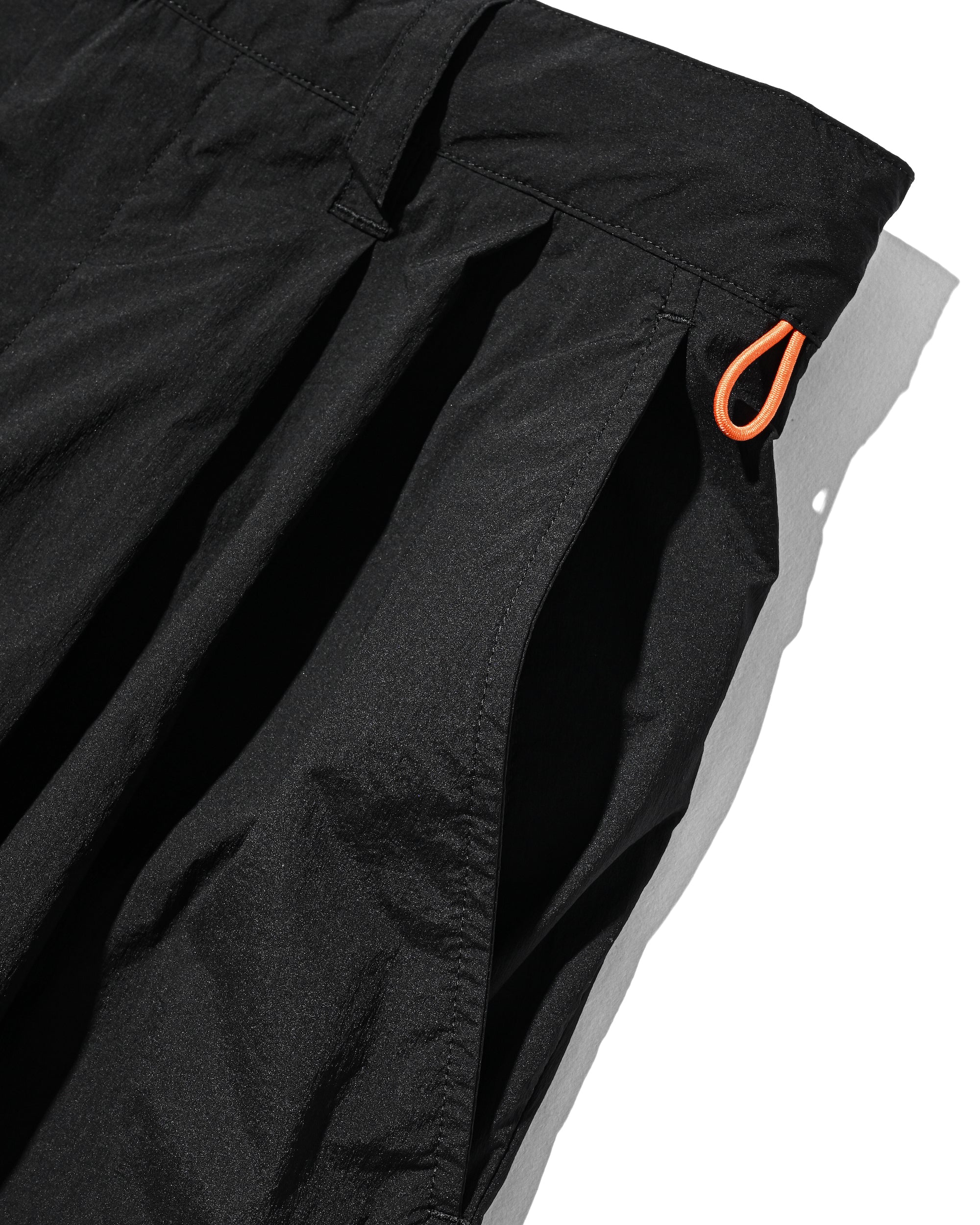 "C” CRISPY NYLON CITY UNIFORM WIDE TAPERED PANTS (BLACK×ORANGE)