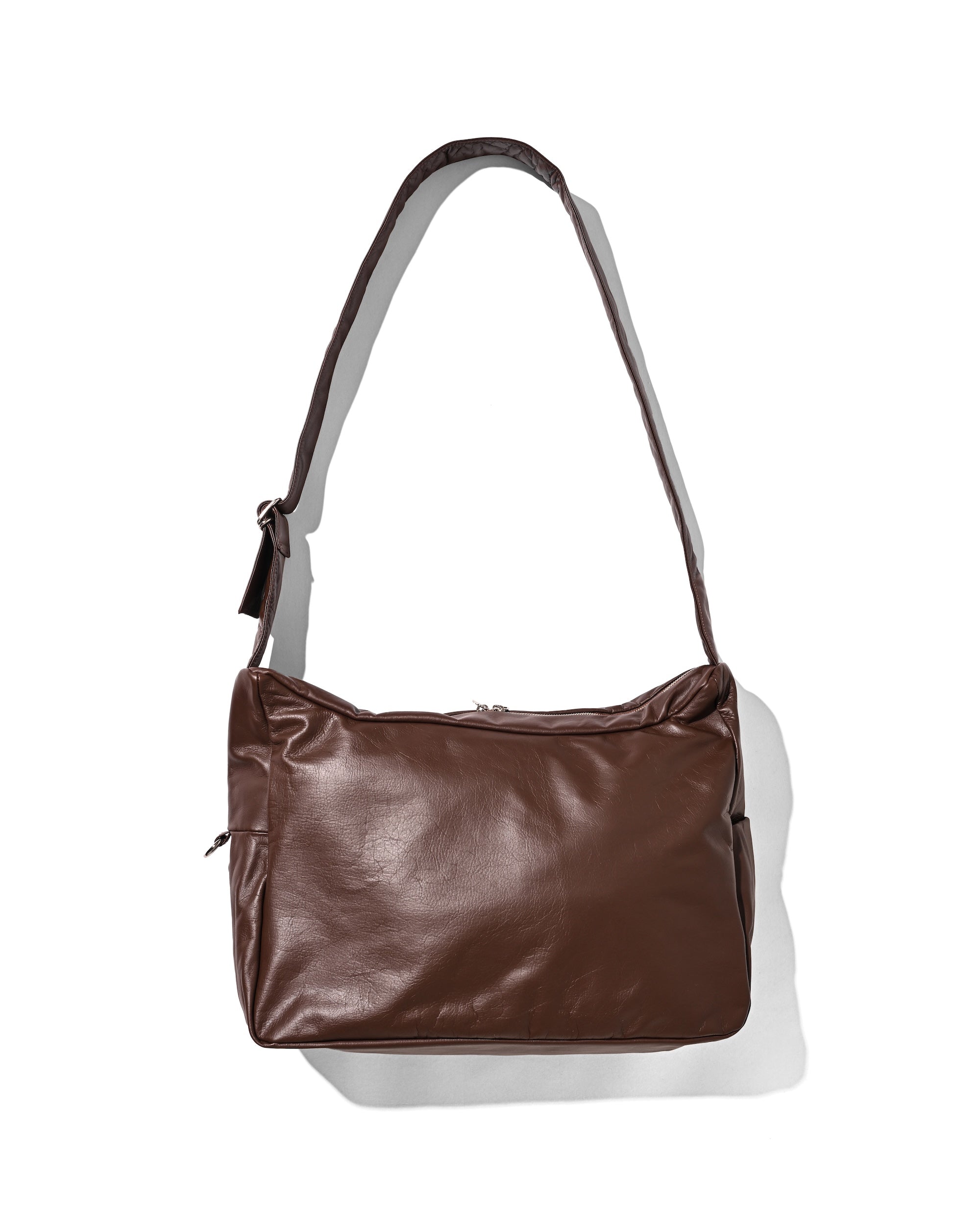 8.5 WED 20:00- IN STOCK】LEATHER HOLIDAY BAG LARGE (BROWN）