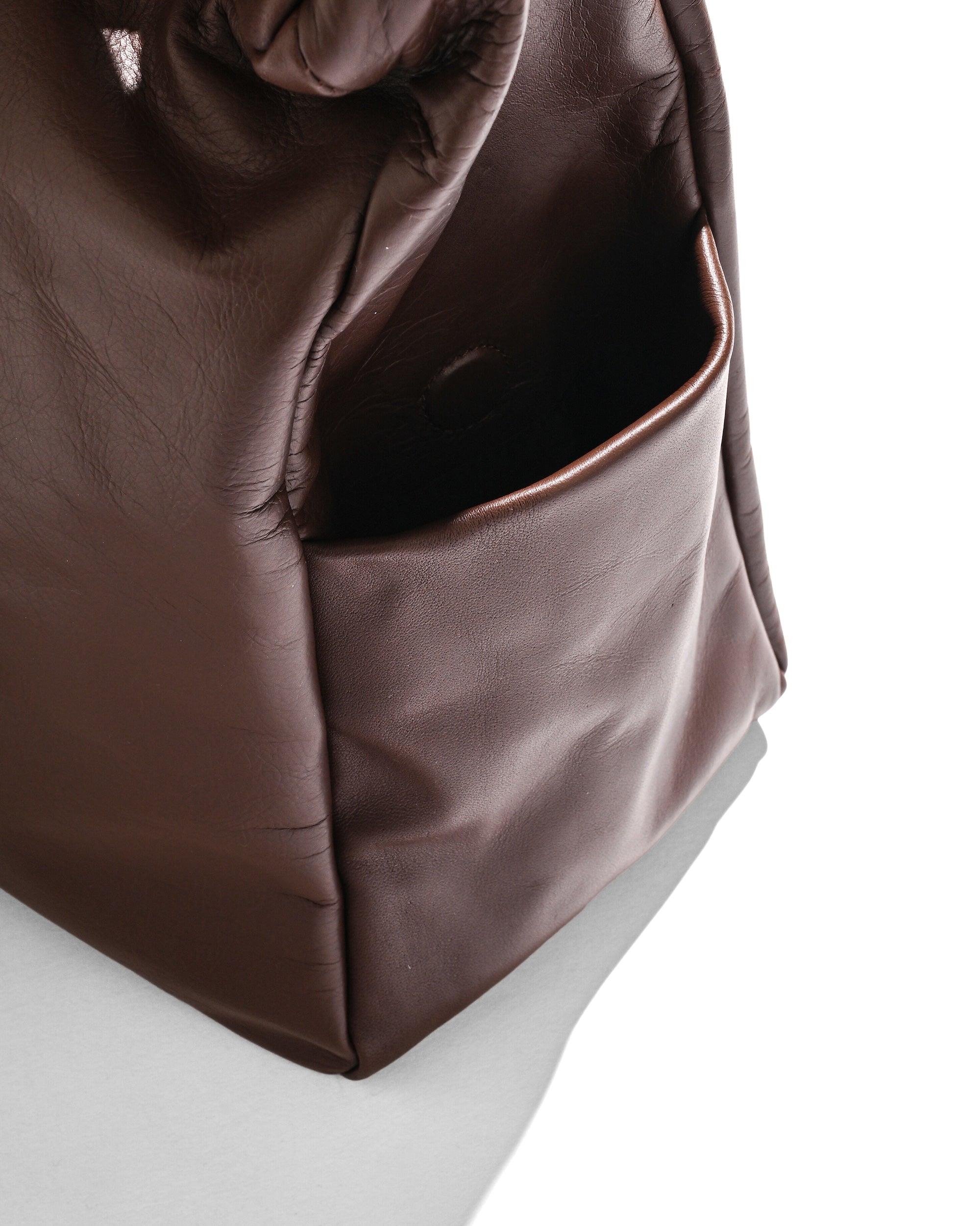【8.5 WED 20:00- IN STOCK】LEATHER HOLIDAY BAG LARGE (BROWN）