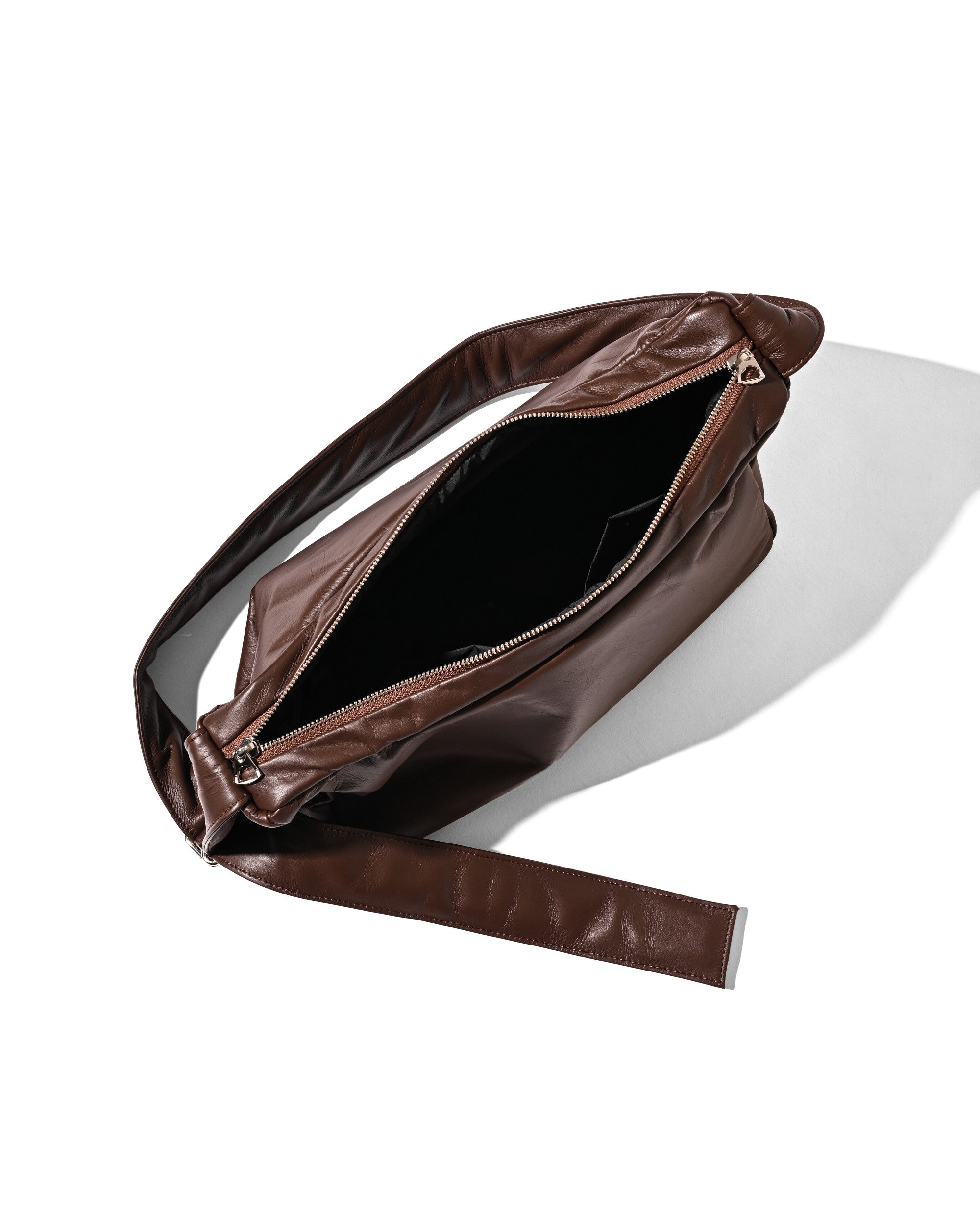 【8.5 WED 20:00- IN STOCK】LEATHER HOLIDAY BAG (BROWN)