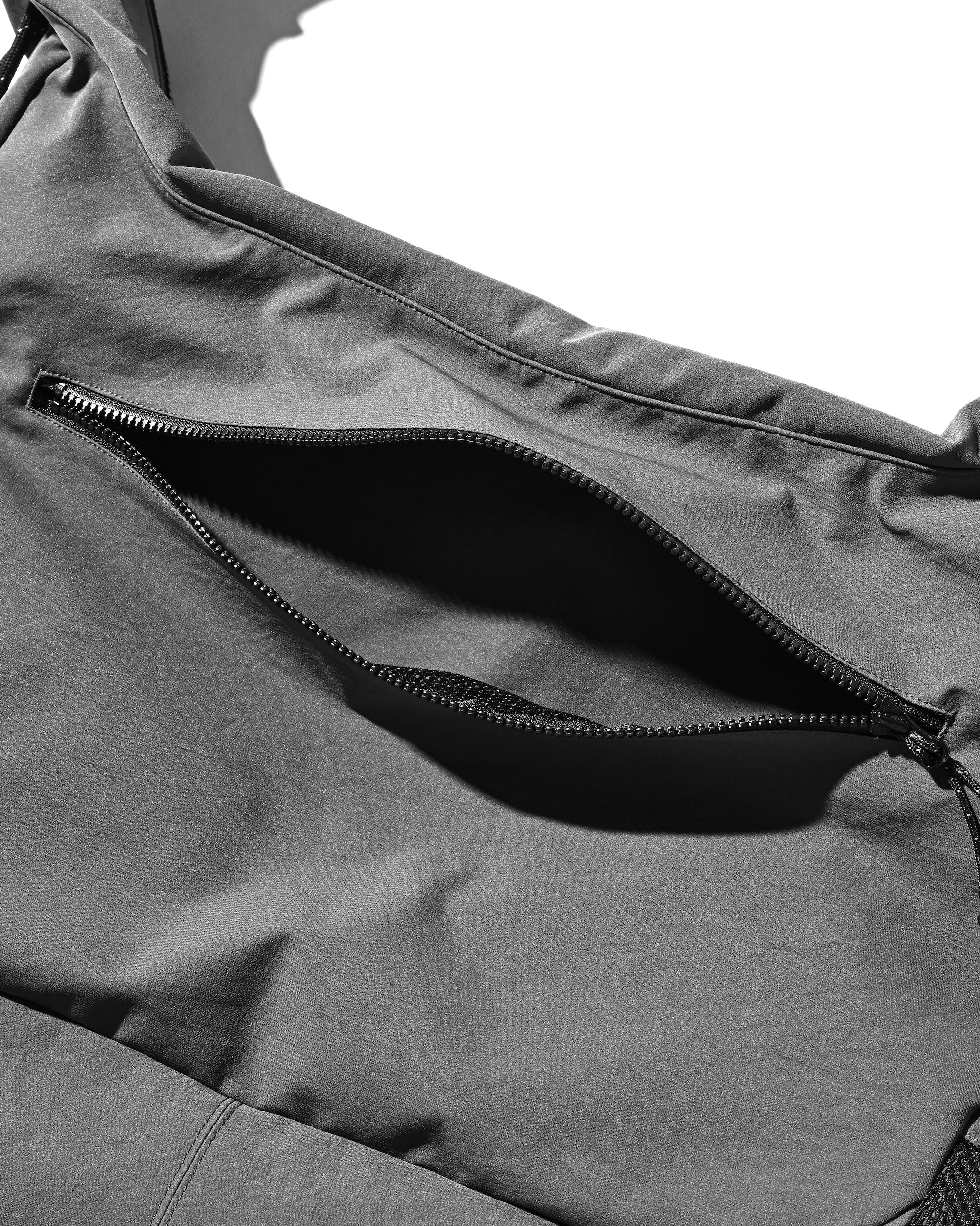 【5.10 SAT 20:00- IN STOCK】SOFT SHELL ATHLETIC BAG