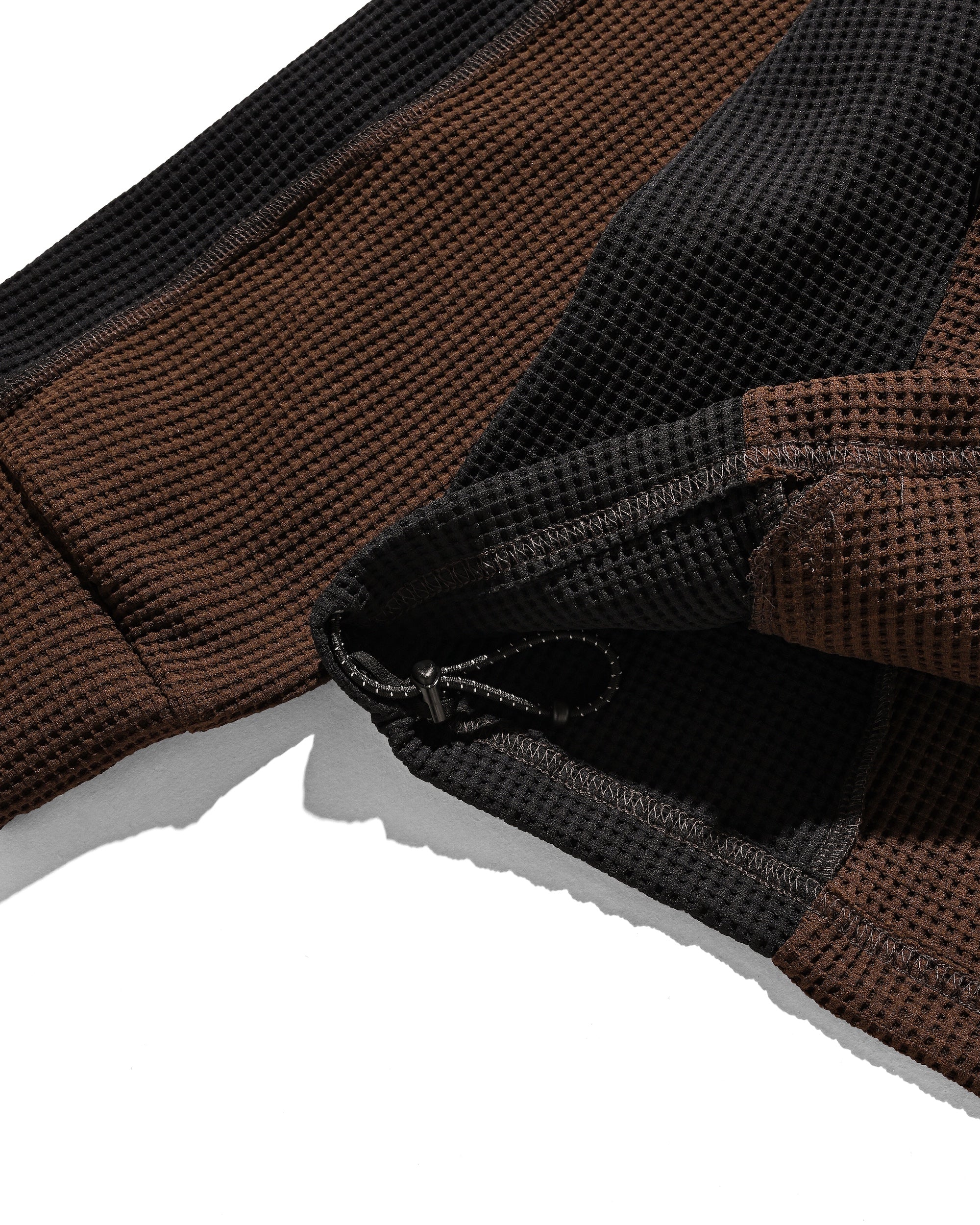 CITY LIGHT THERMAL HALF ZIP HOODIE (BROWN×BLACK)