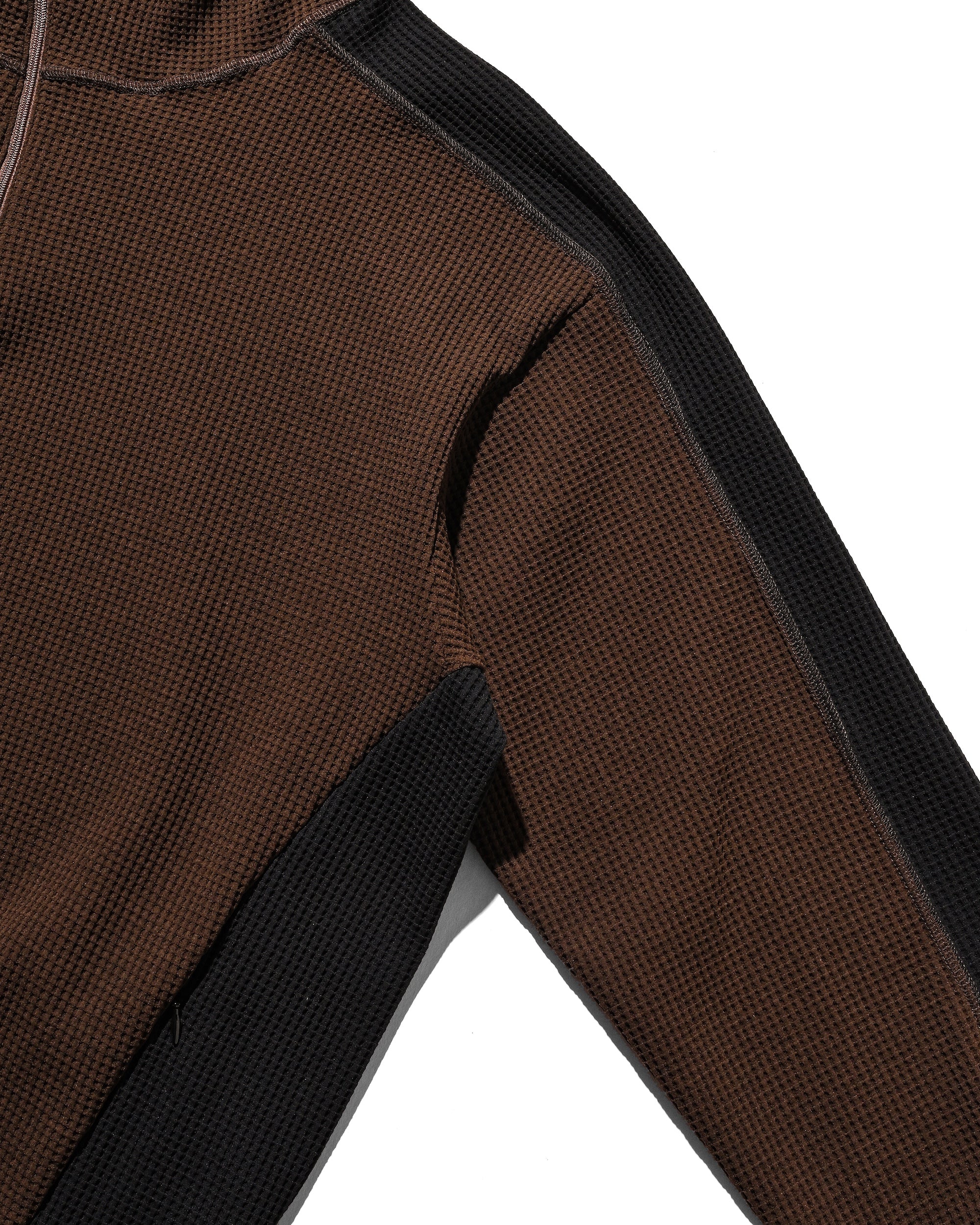 CITY LIGHT THERMAL HALF ZIP HOODIE (BROWN×BLACK)