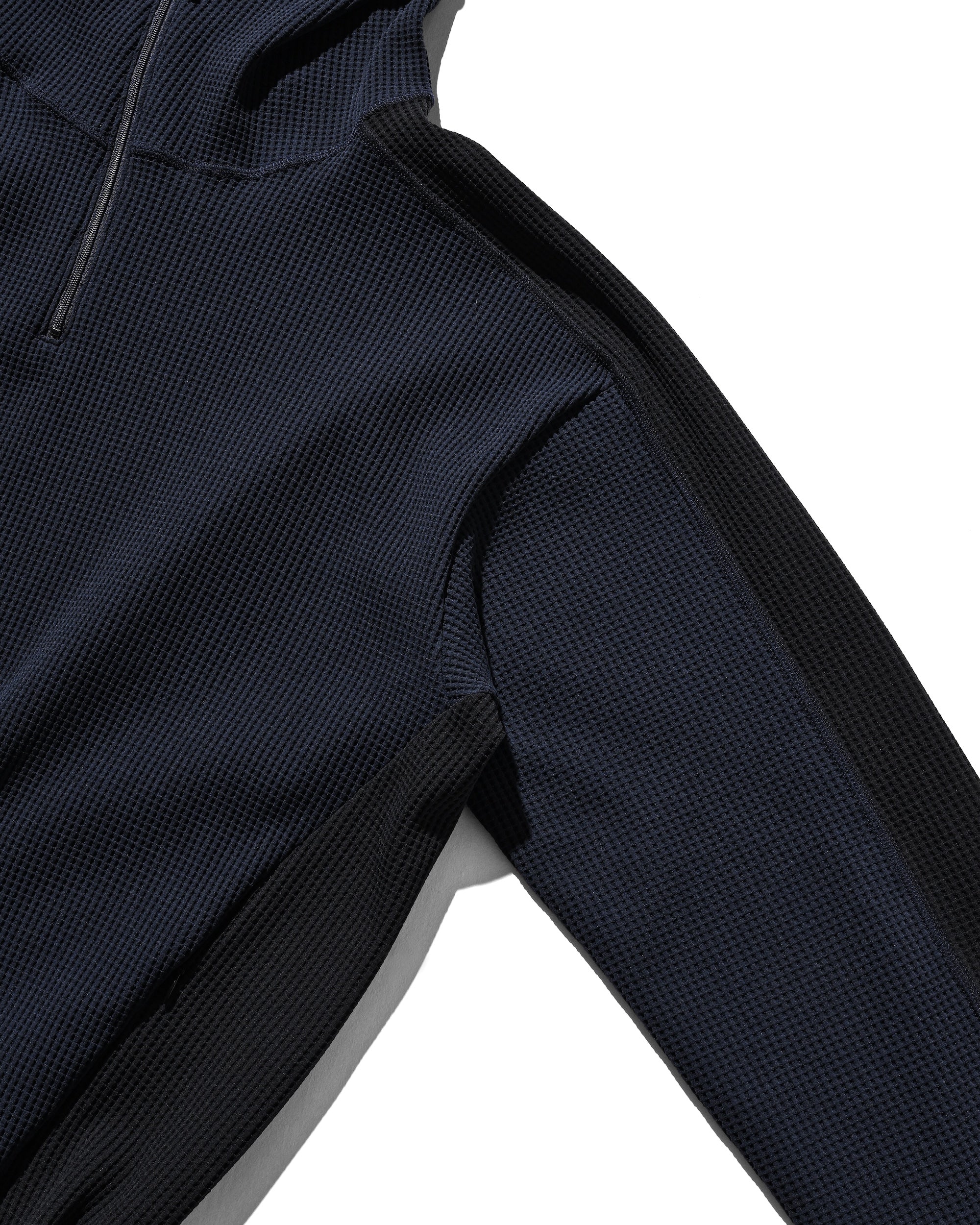 CITY LIGHT THERMAL HALF ZIP HOODIE (NAVY×BLACK)