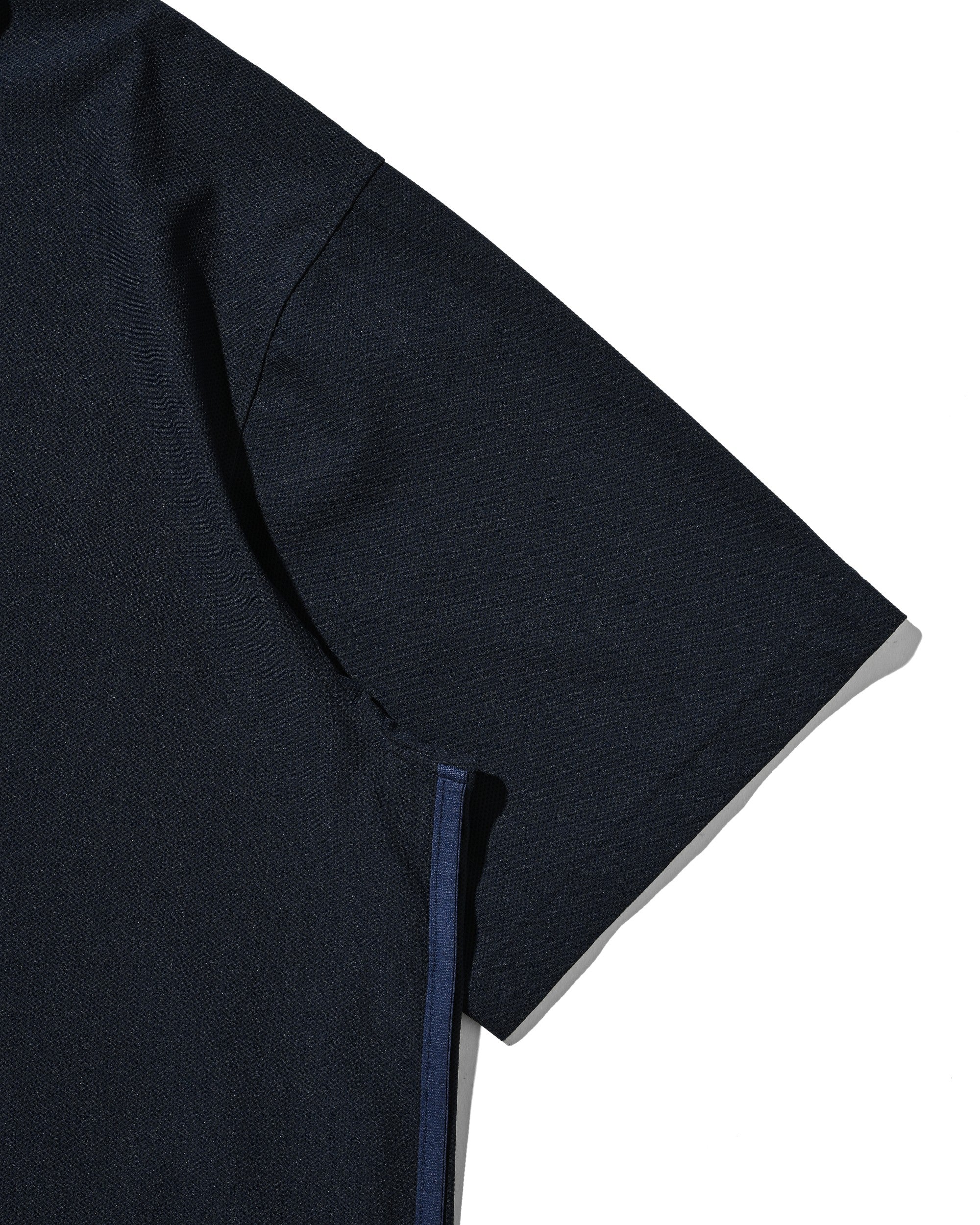 【6.24 WED 20:00- IN STOCK】TECH TEXTURED CITY S/S POLO (NAVY)