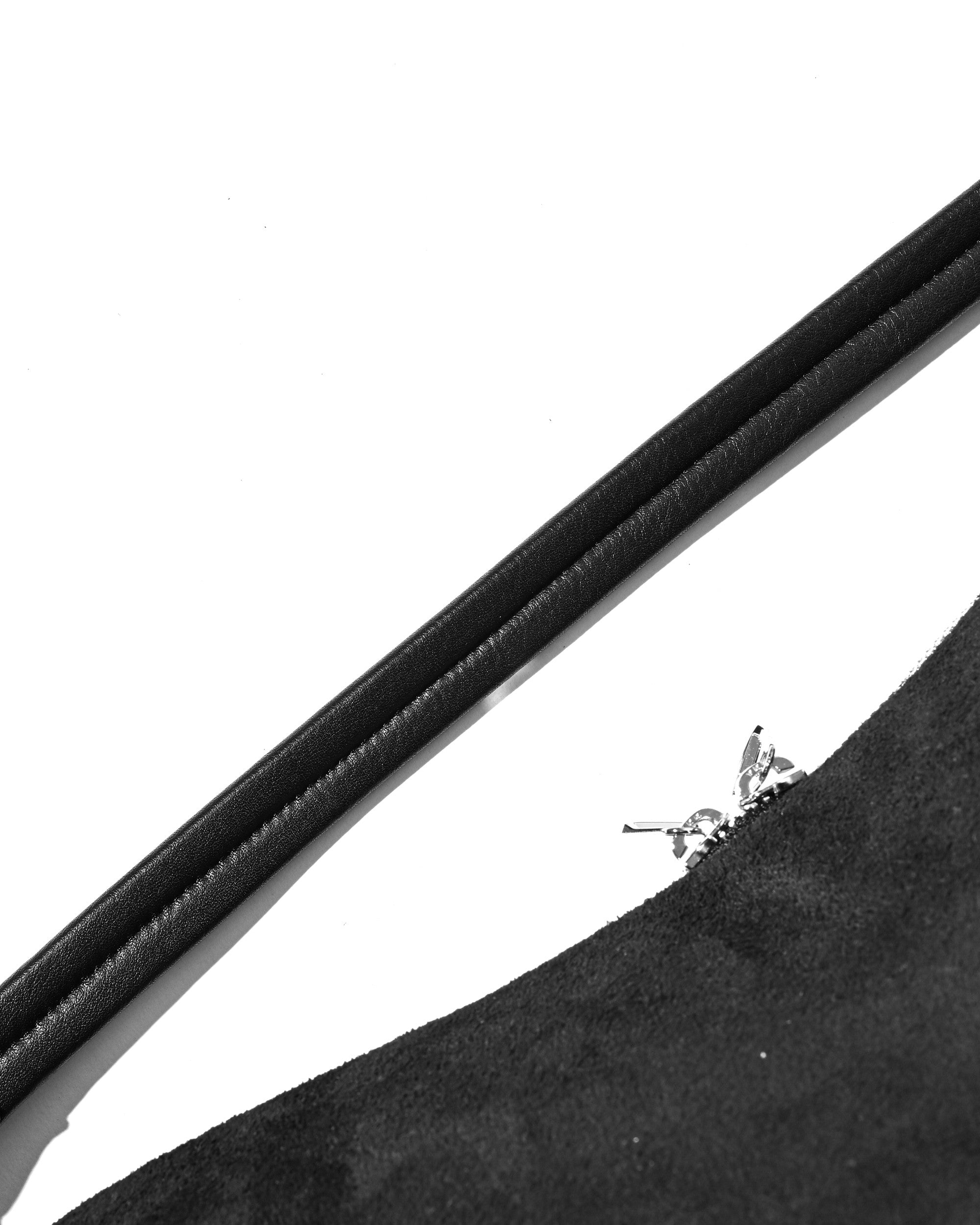SUEDE DAYOFF BAG LARGE (BLACK)
