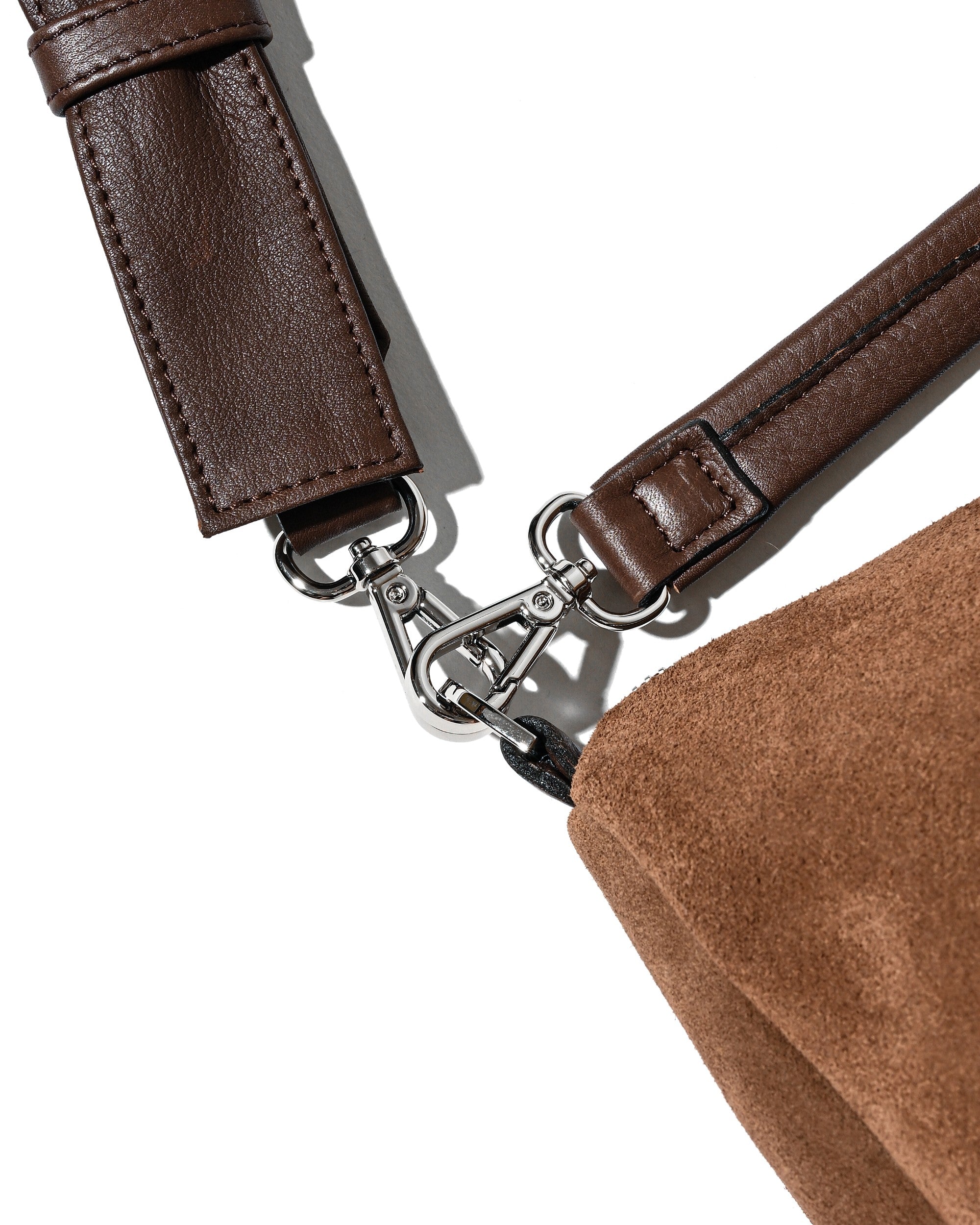 SUEDE DAYOFF BAG LARGE (BROWN)