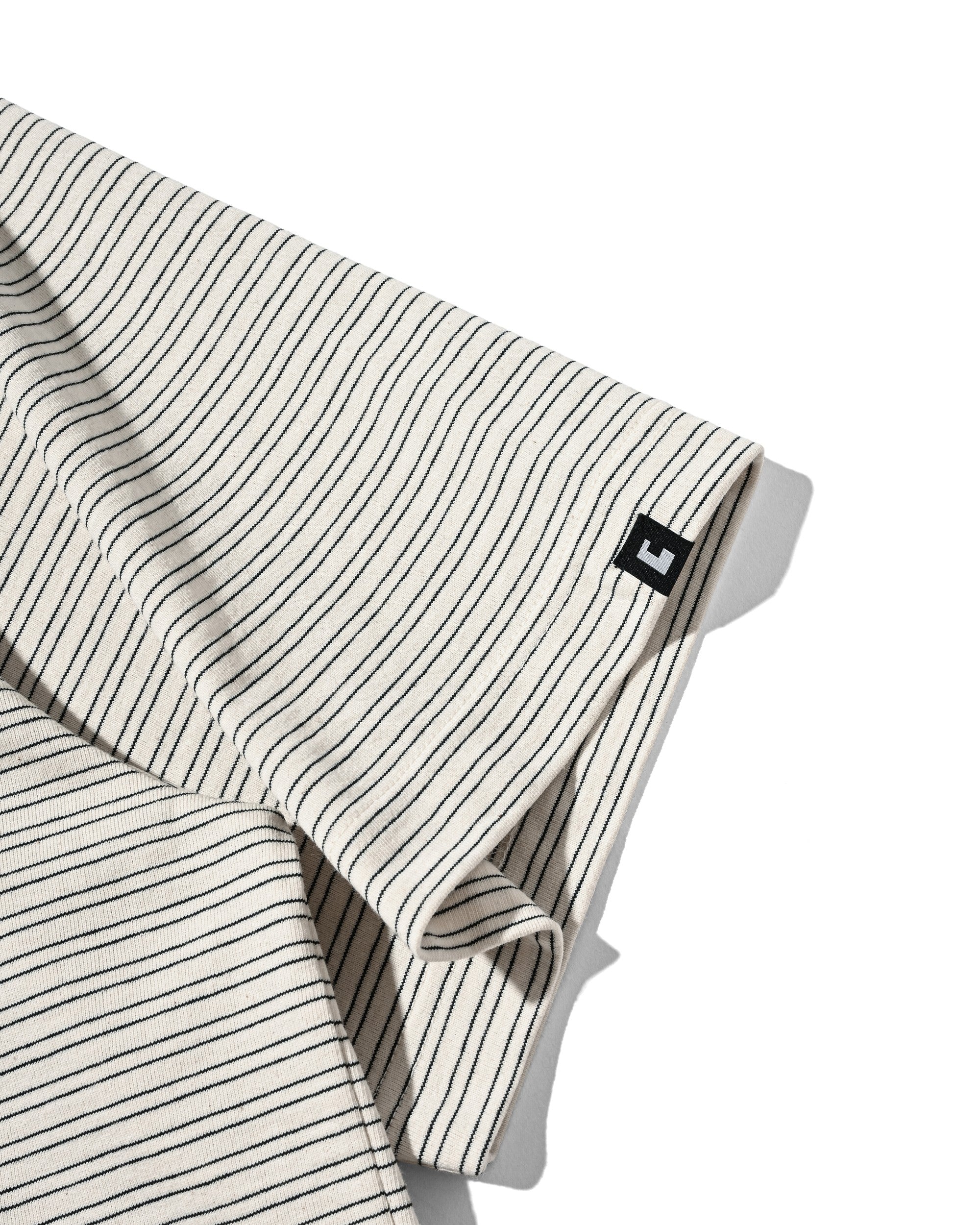 【7.4 SAT 20:00- IN STOCK】MICRO STRIPE S/S T-SHIRT WITH DRAWSTRINGS (IVORY)