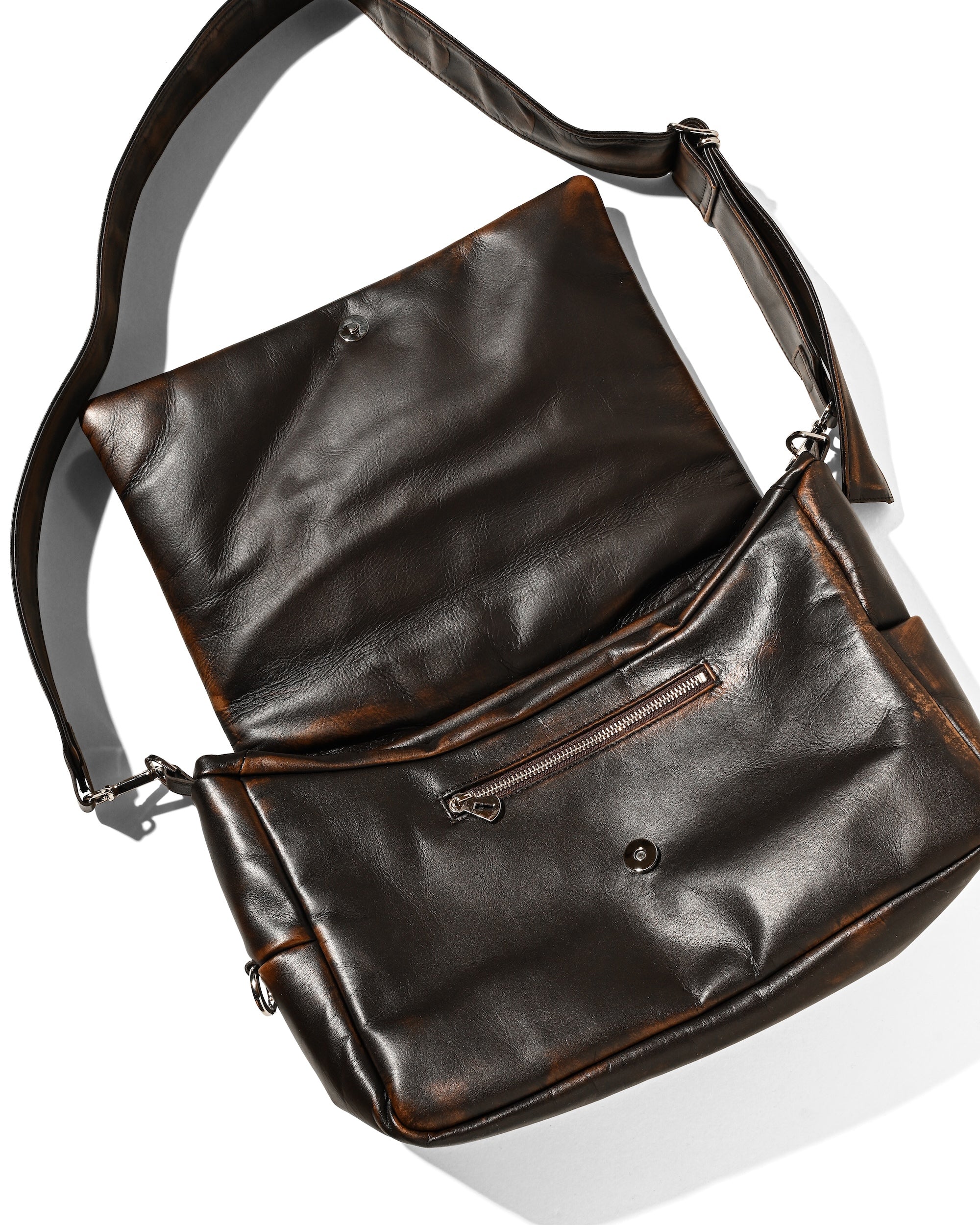 ショルダーバッグ PADDED HOLIDAY BAG VINTAGE LEATHER PADDED FLAP HOLIDAY BAG (BLACK)