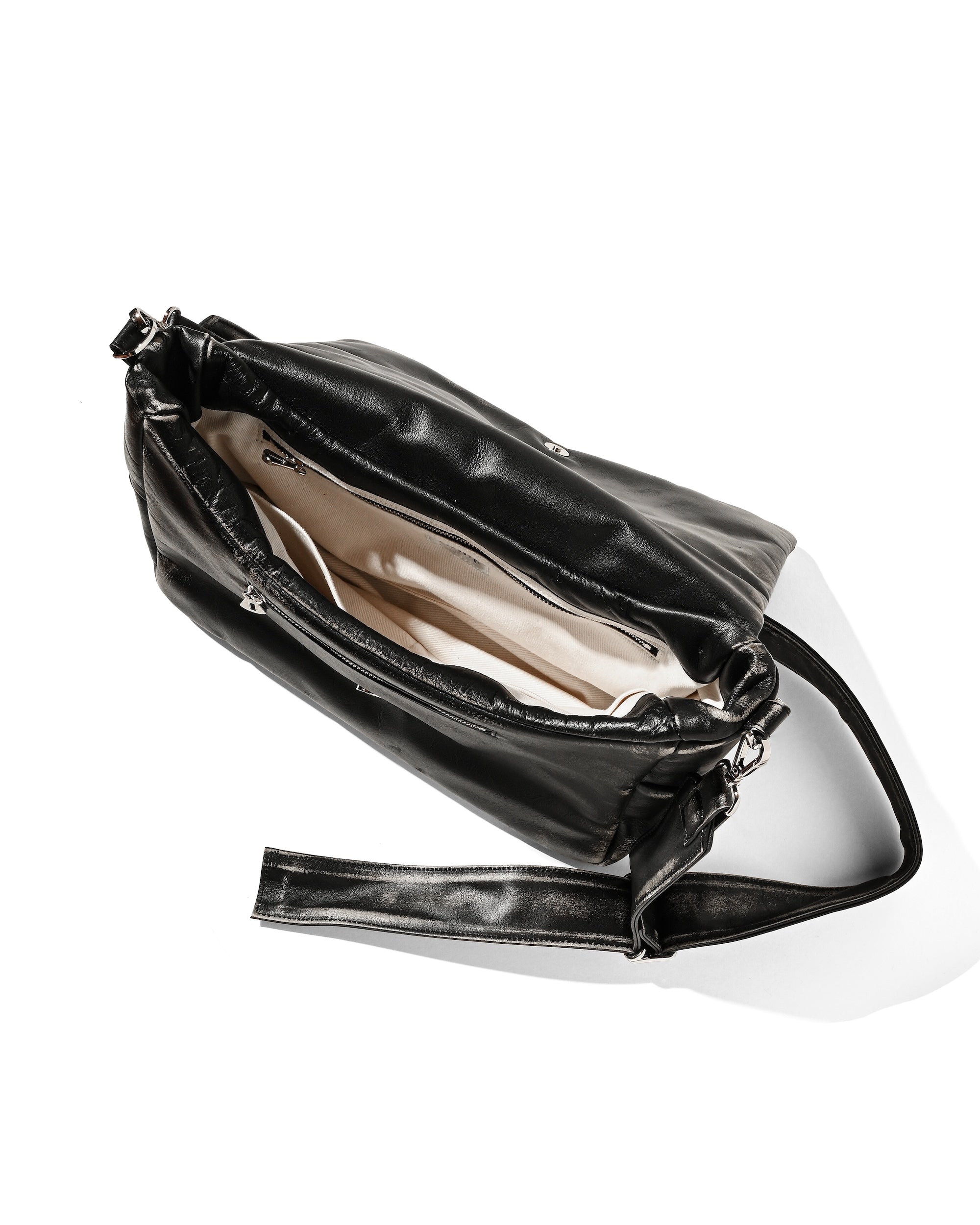 【12.10 WED 20:00- IN STOCK】VINTAGE LEATHER PADDED FLAP HOLIDAY BAG (BLACK)