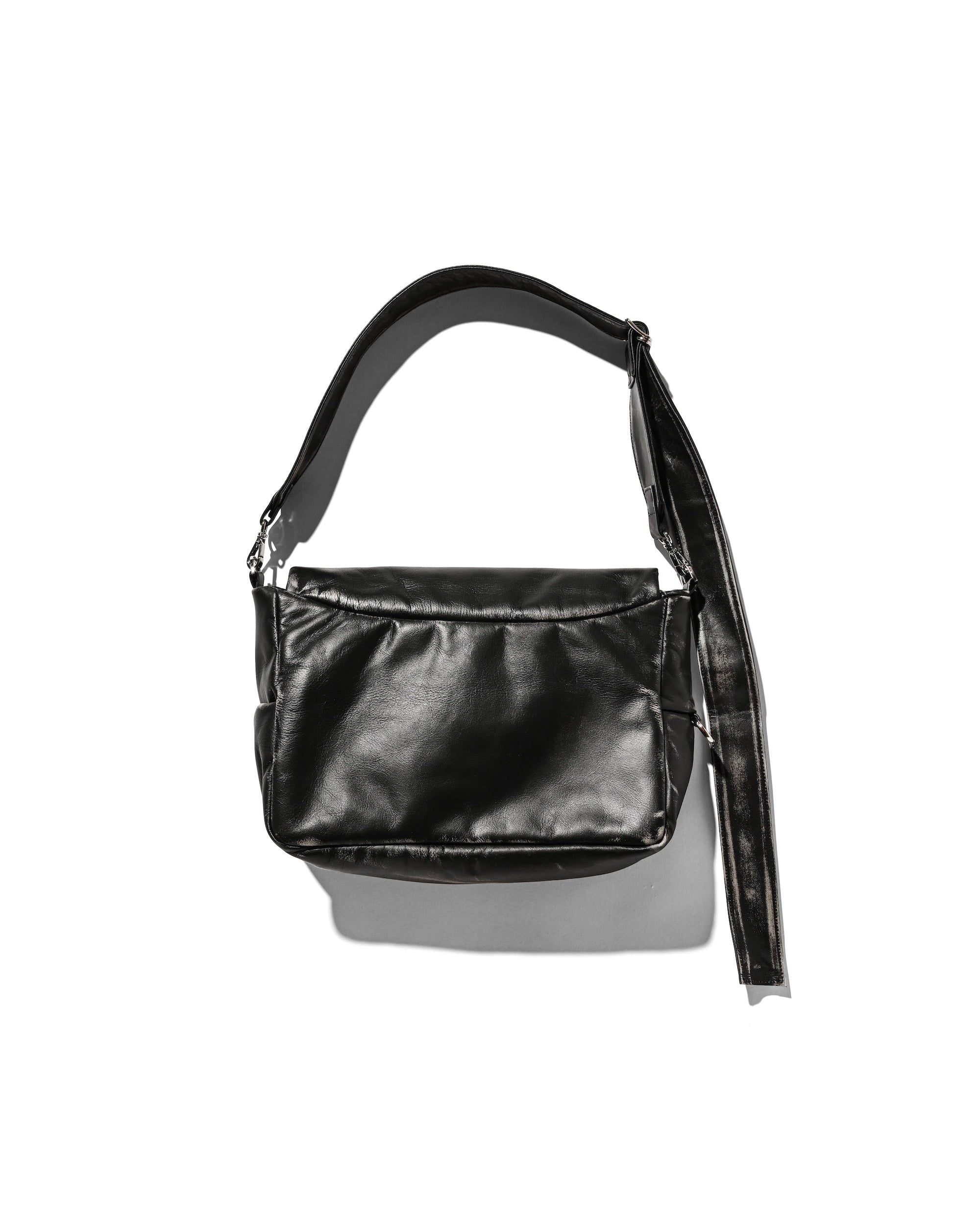 【12.10 WED 20:00- IN STOCK】VINTAGE LEATHER PADDED FLAP HOLIDAY BAG (BLACK)