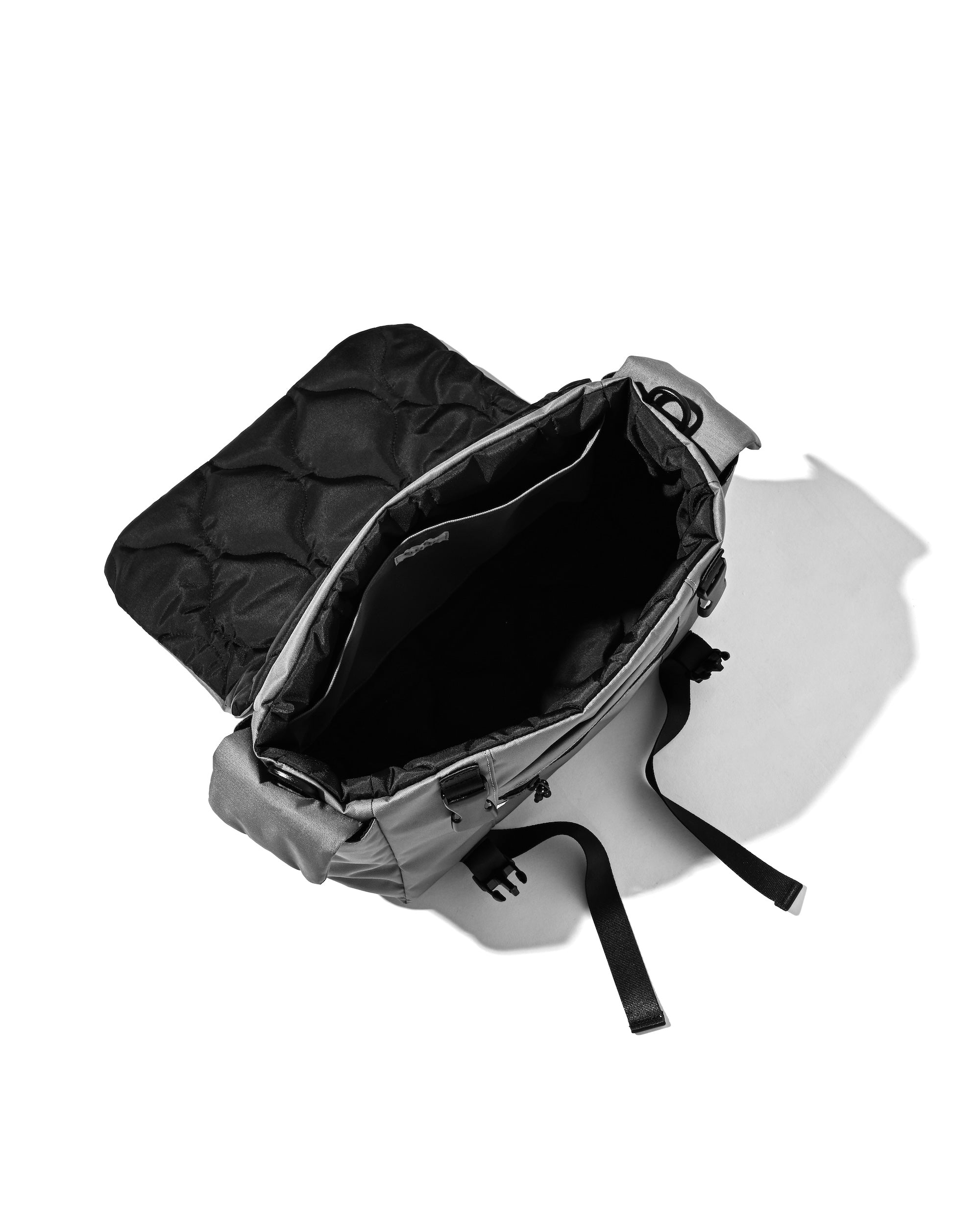 【6.13 SAT 20:00- IN STOCK】JOURNEY CROSS MESSENGER BAG (GRAY)