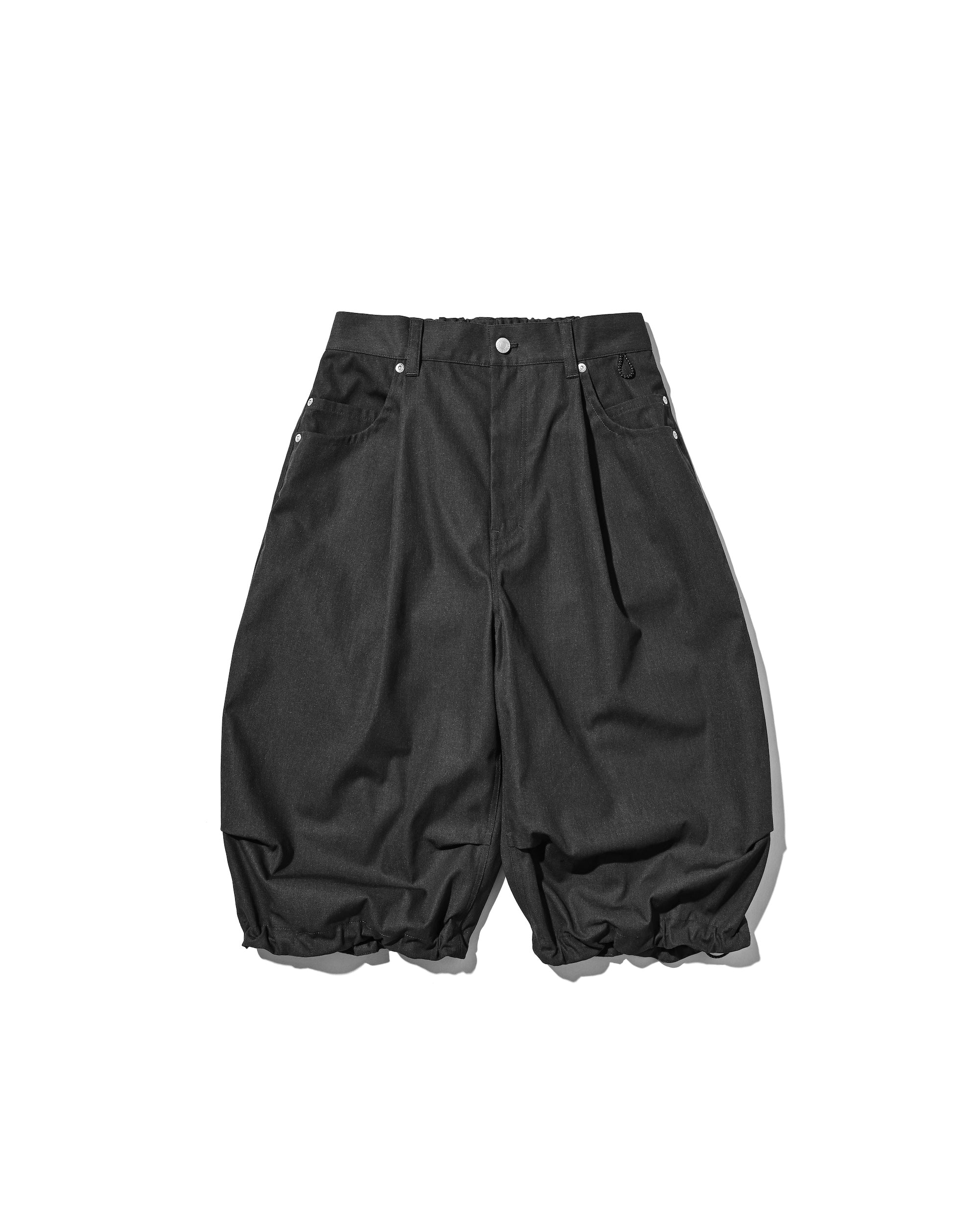 T/C GABARDINE CITY MASSIVE UTILITY CROPPED PANTS (CHARCOAL)
