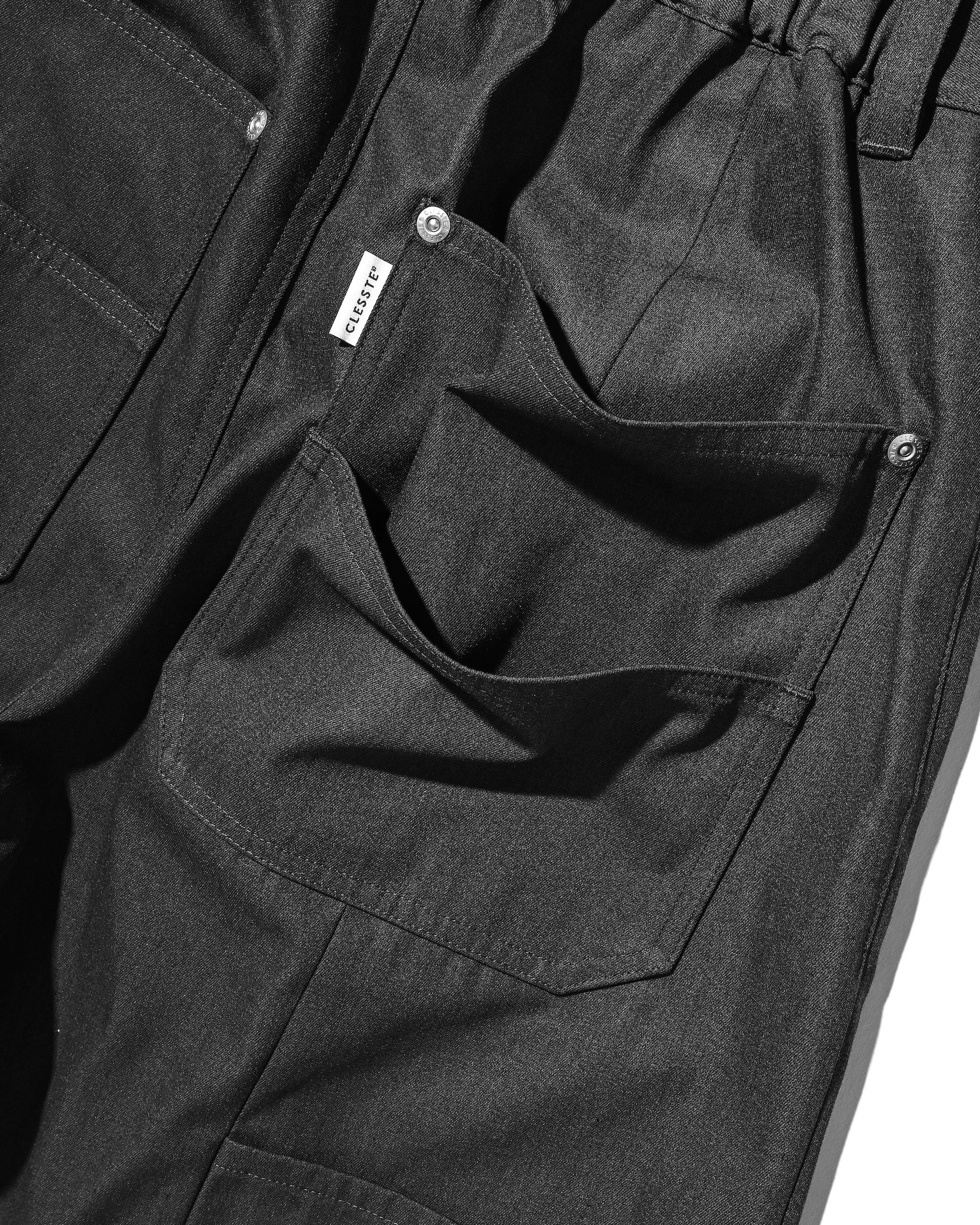 T/C GABARDINE CITY MASSIVE UTILITY CROPPED PANTS (CHARCOAL)