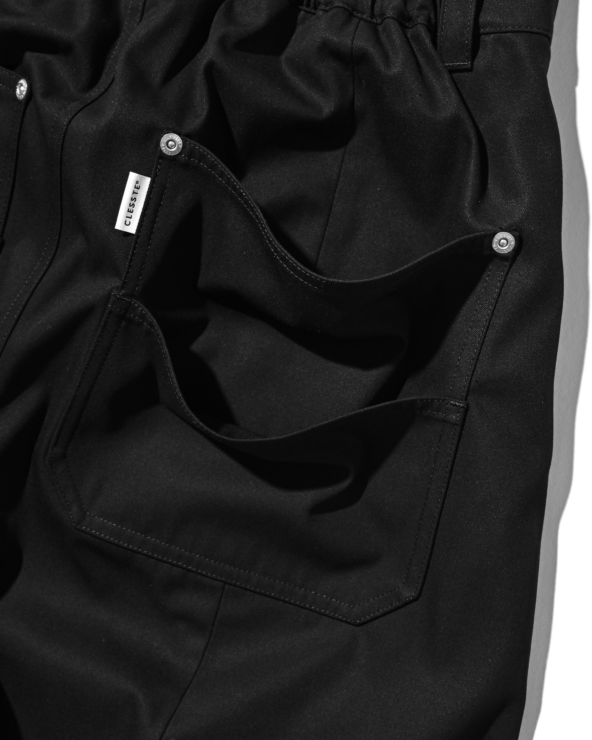 T/C GABARDINE CITY MASSIVE UTILITY CROPPED PANTS (BLACK)