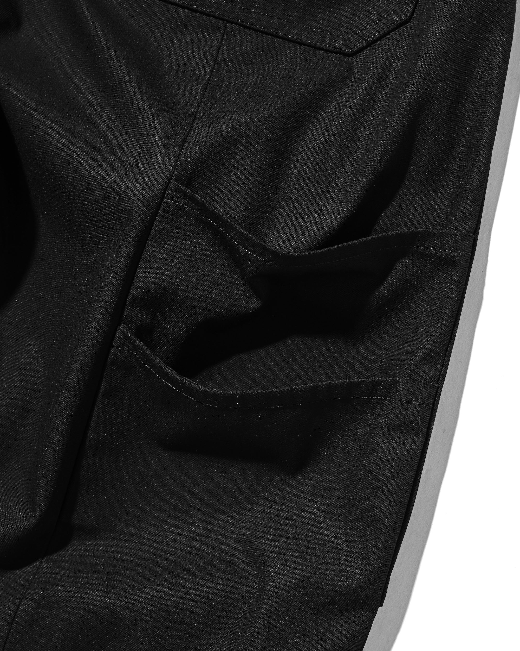 T/C GABARDINE CITY MASSIVE UTILITY CROPPED PANTS (BLACK)