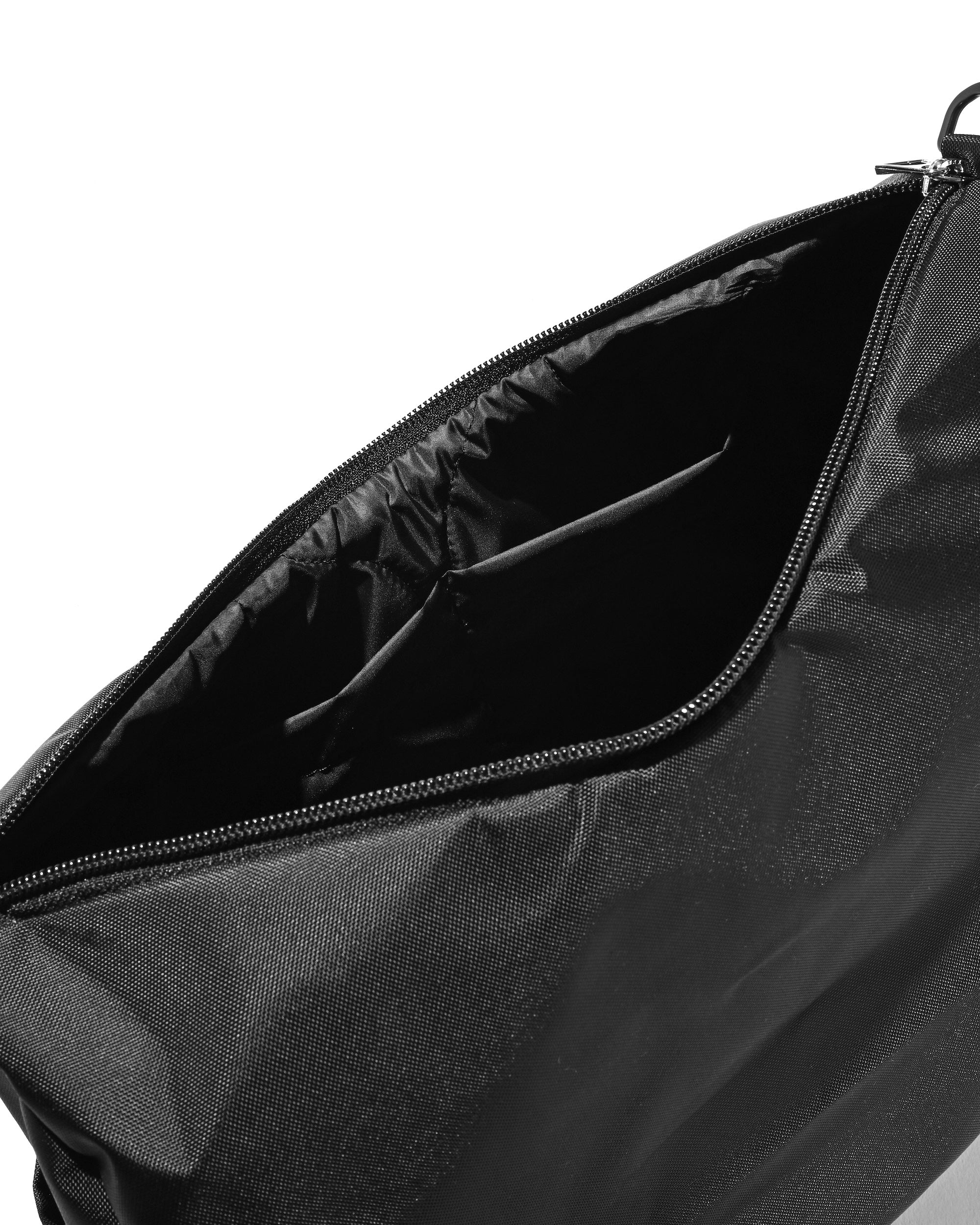 【2.18 WED 20:00- IN STOCK】DAYOFF BAG (BLACK)