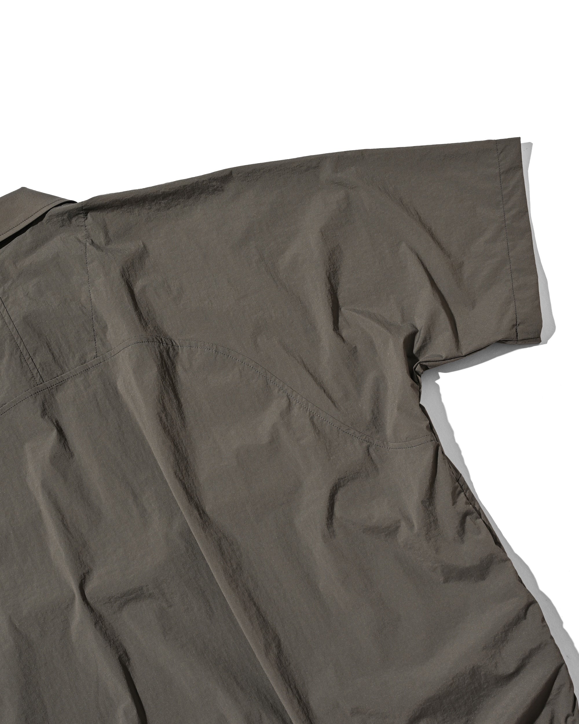 【6.20 SAT 20:00- IN STOCK】HALF ZIP TRAIL S/S SHIRT (CARBON GRAY)