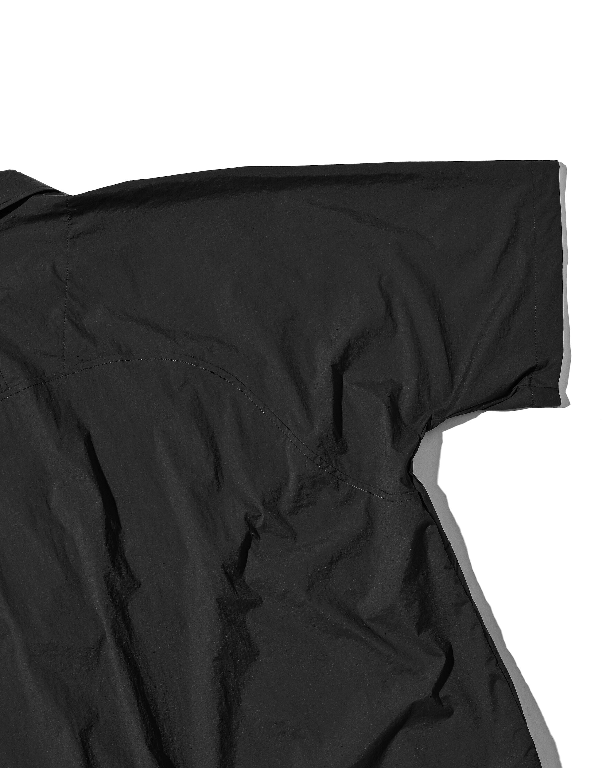 6.20 SAT 20:00- IN STOCK】HALF ZIP TRAIL S/S SHIRT (BLACK)