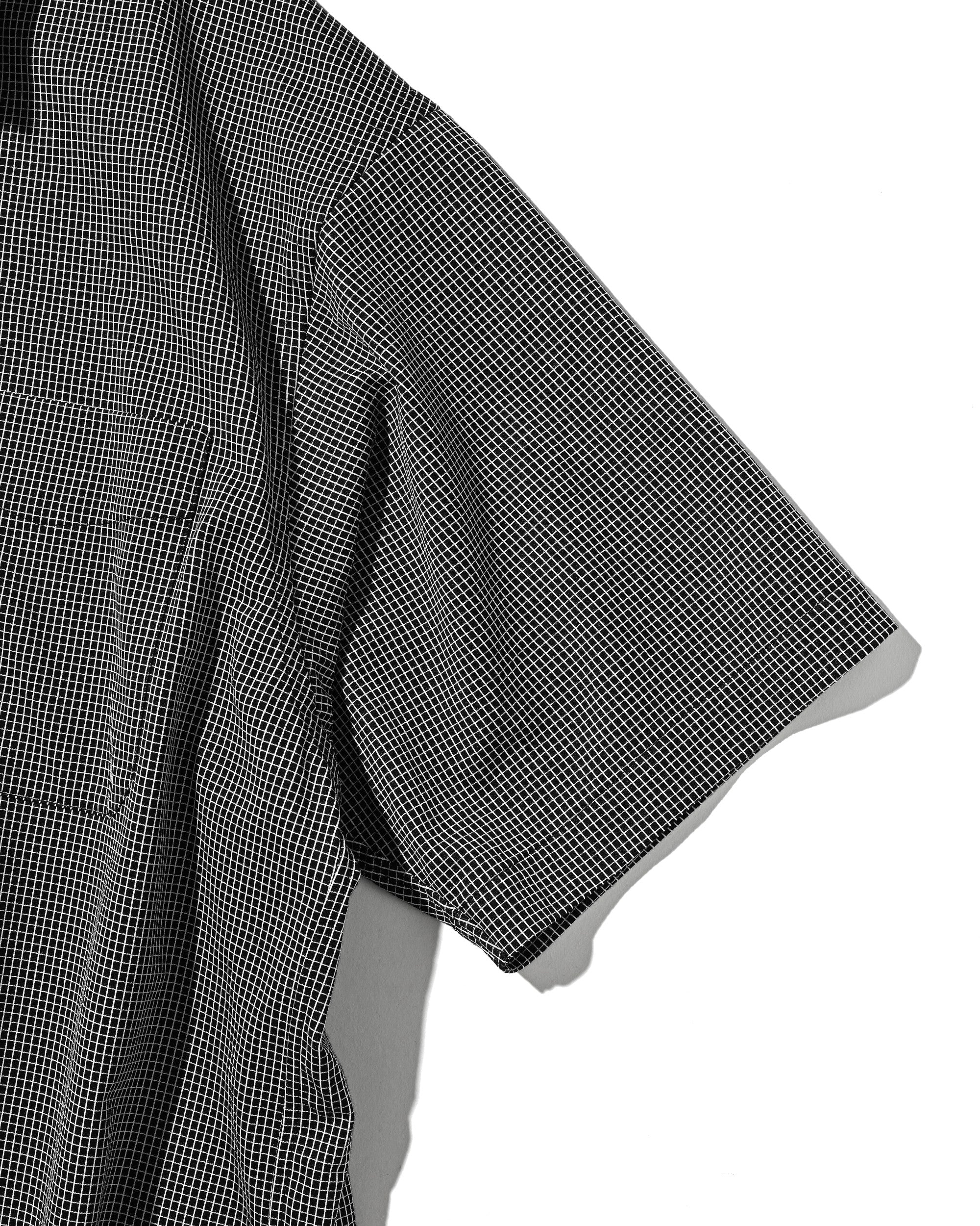 【7.8 WED 20:00- IN STOCK】MINI GRID CHECK 36G KNIT EVERYDAY ZIP UP S/S SHIRT (BLACK×WHITE)